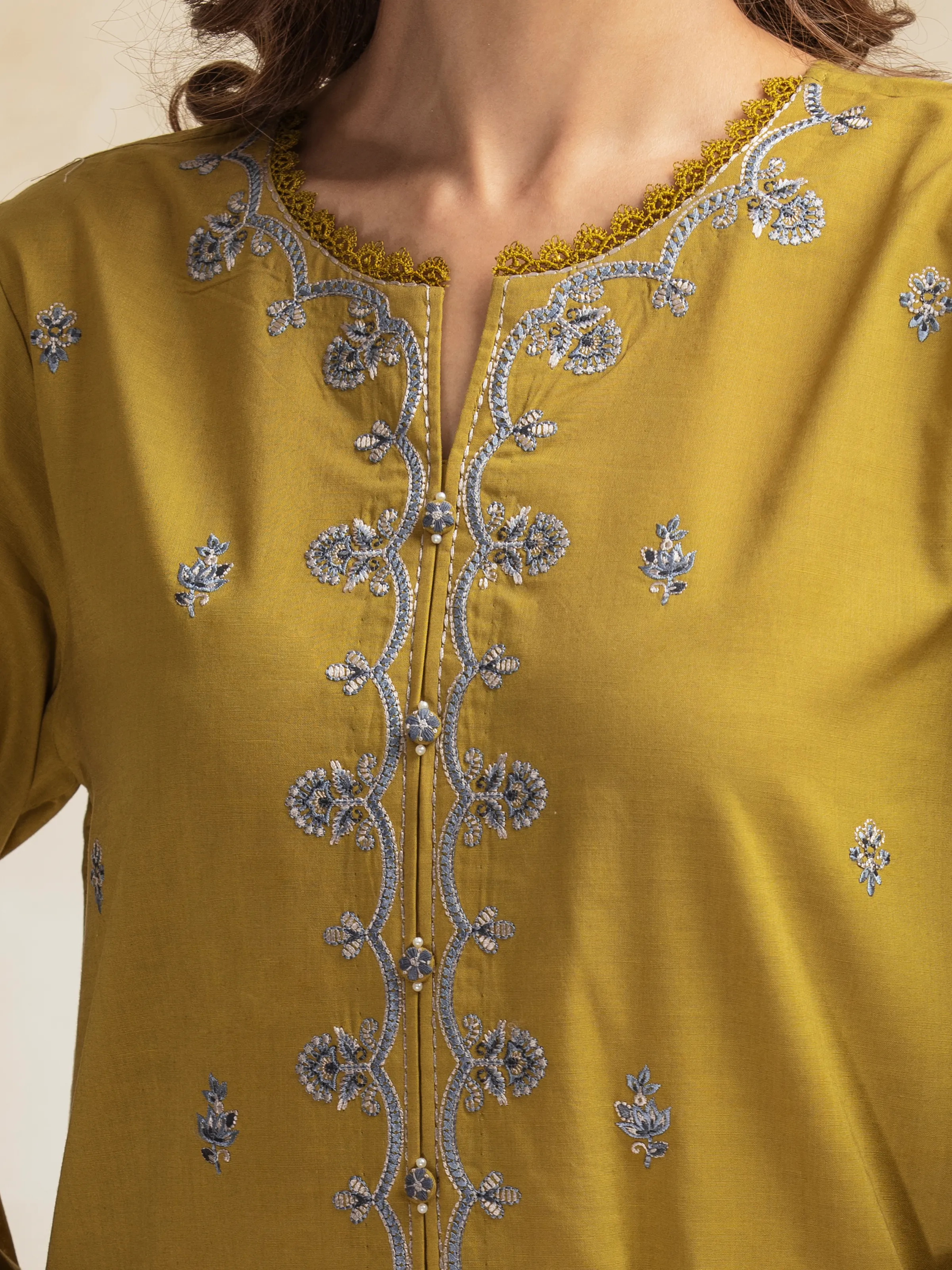 Unstitched Embroidered Cambric Suit - EWU5V2-31033-3P - Image 5
