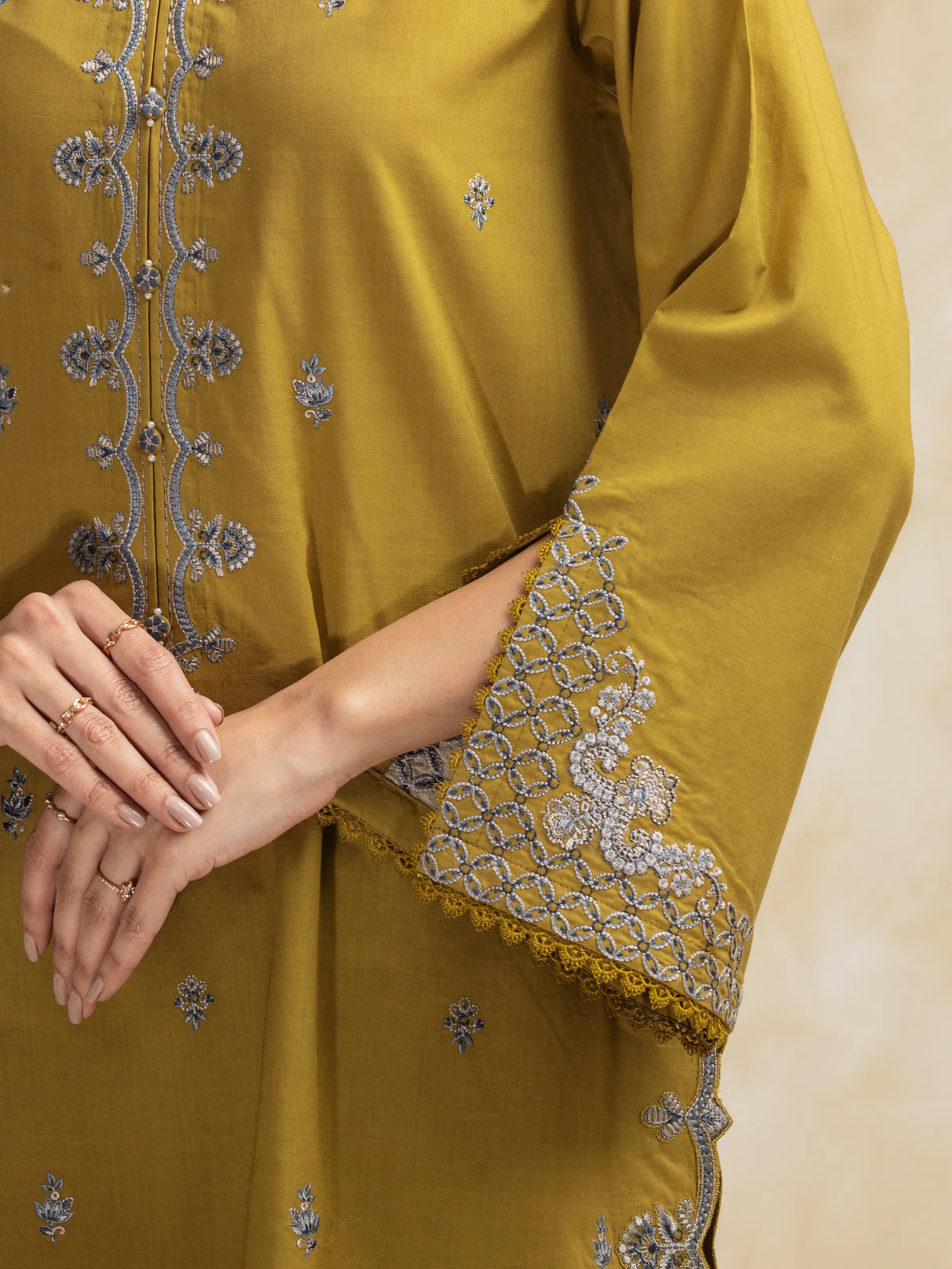 Unstitched Embroidered Cambric Suit - EWU5V2-31033-3P - Image 6