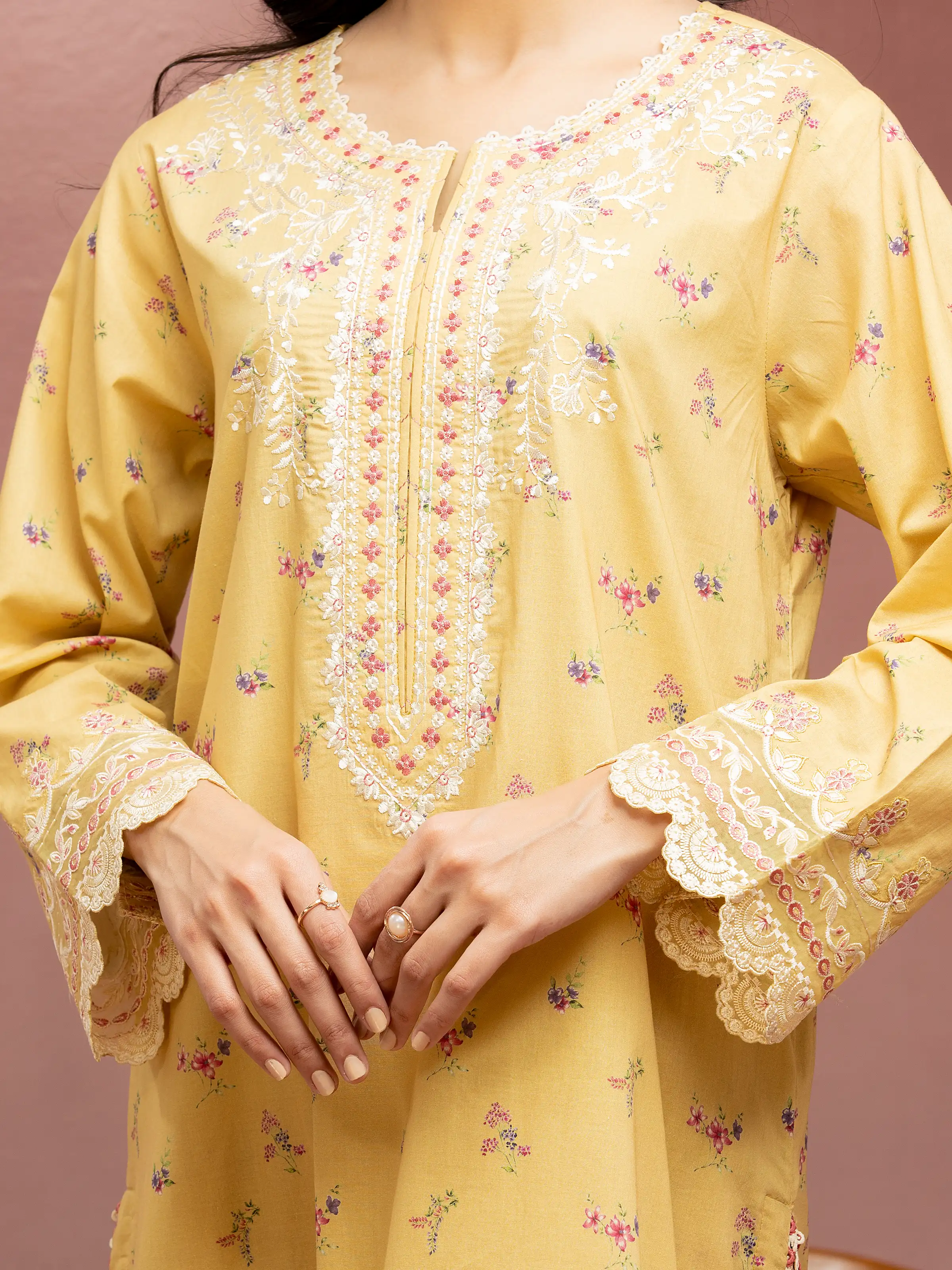 Unstitched Embroidered Cambric Suit - EWU5V2-31078-3P - Image 4