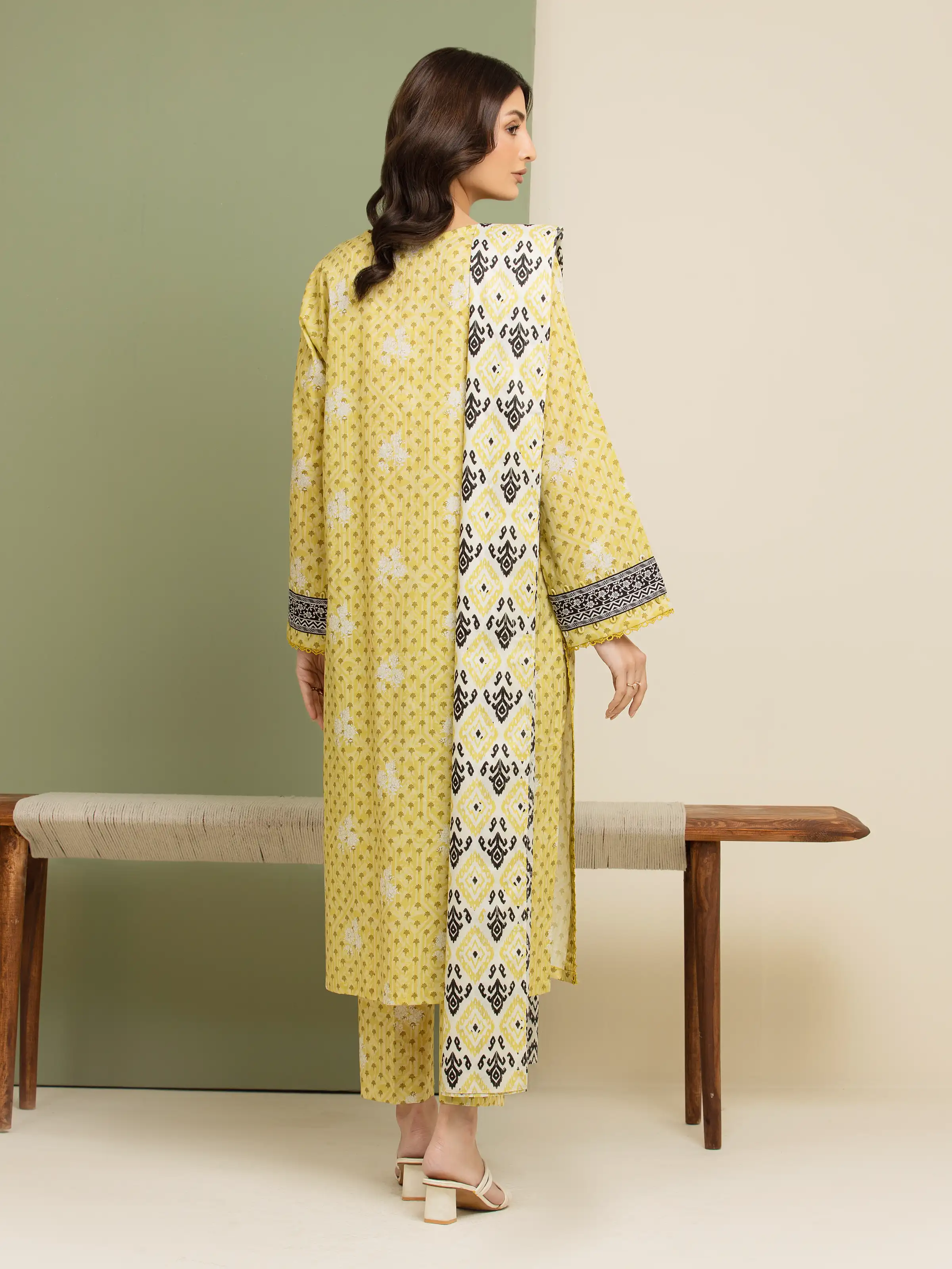 Unstitched Printed Lawn Suit - EWU5A1-35091-3P - Image 2