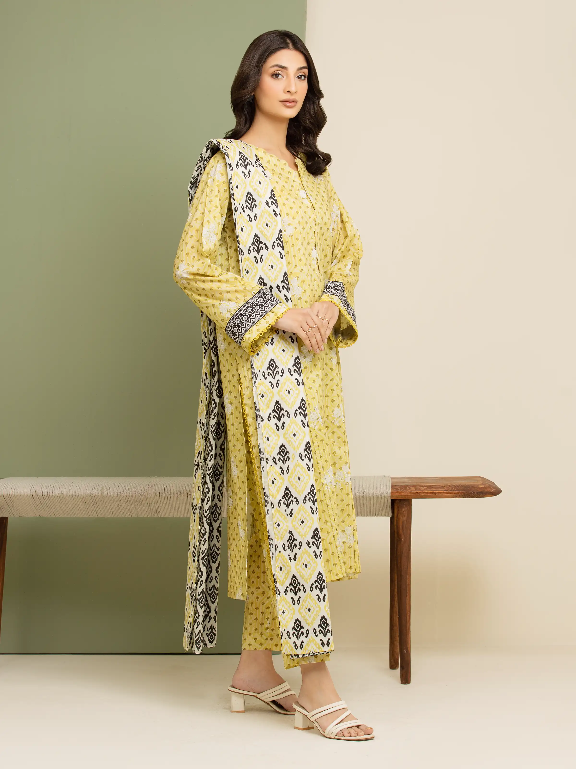 Unstitched Printed Lawn Suit - EWU5A1-35091-3P - Image 3