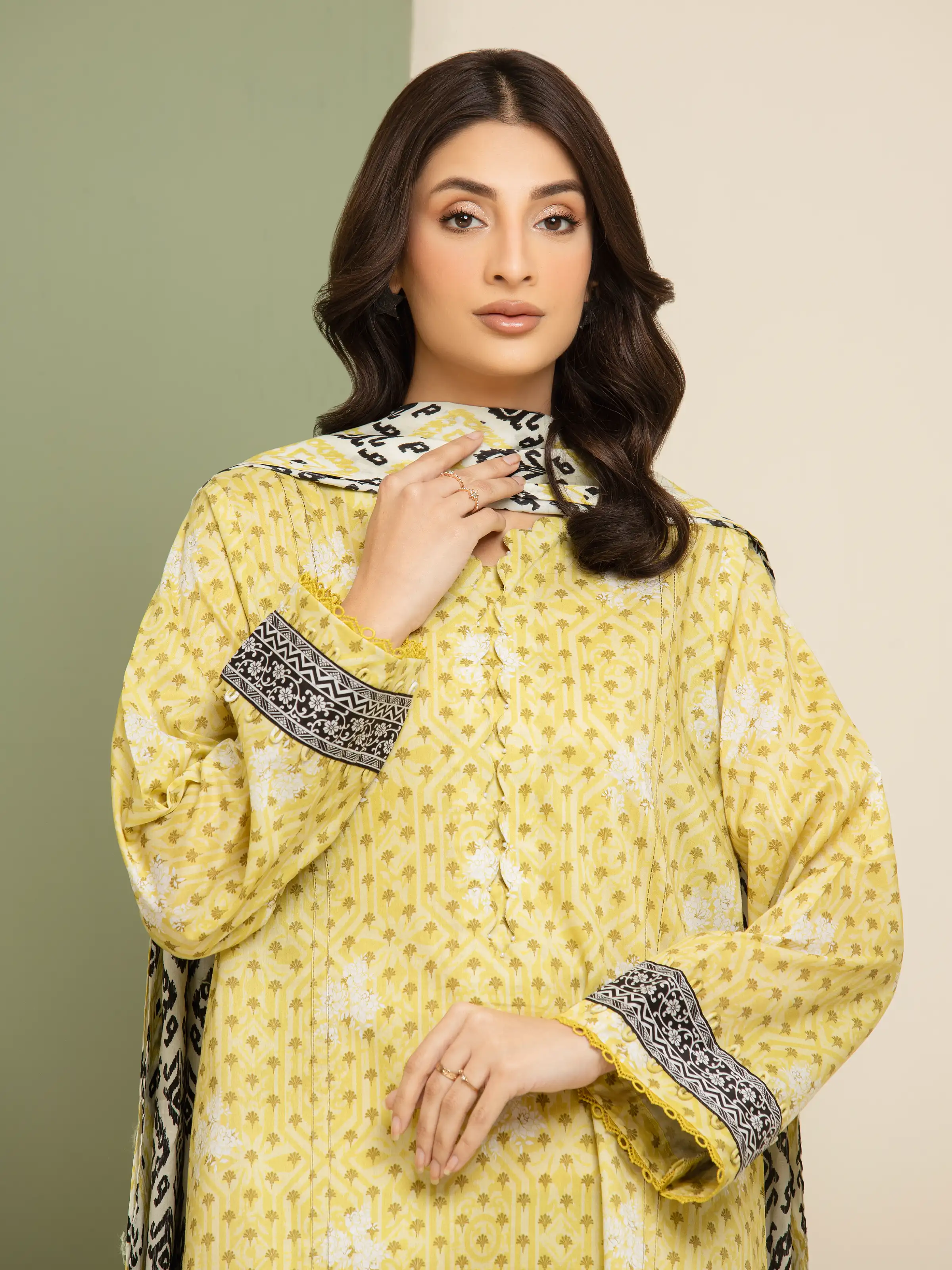 Unstitched Printed Lawn Suit - EWU5A1-35091-3P - Image 4