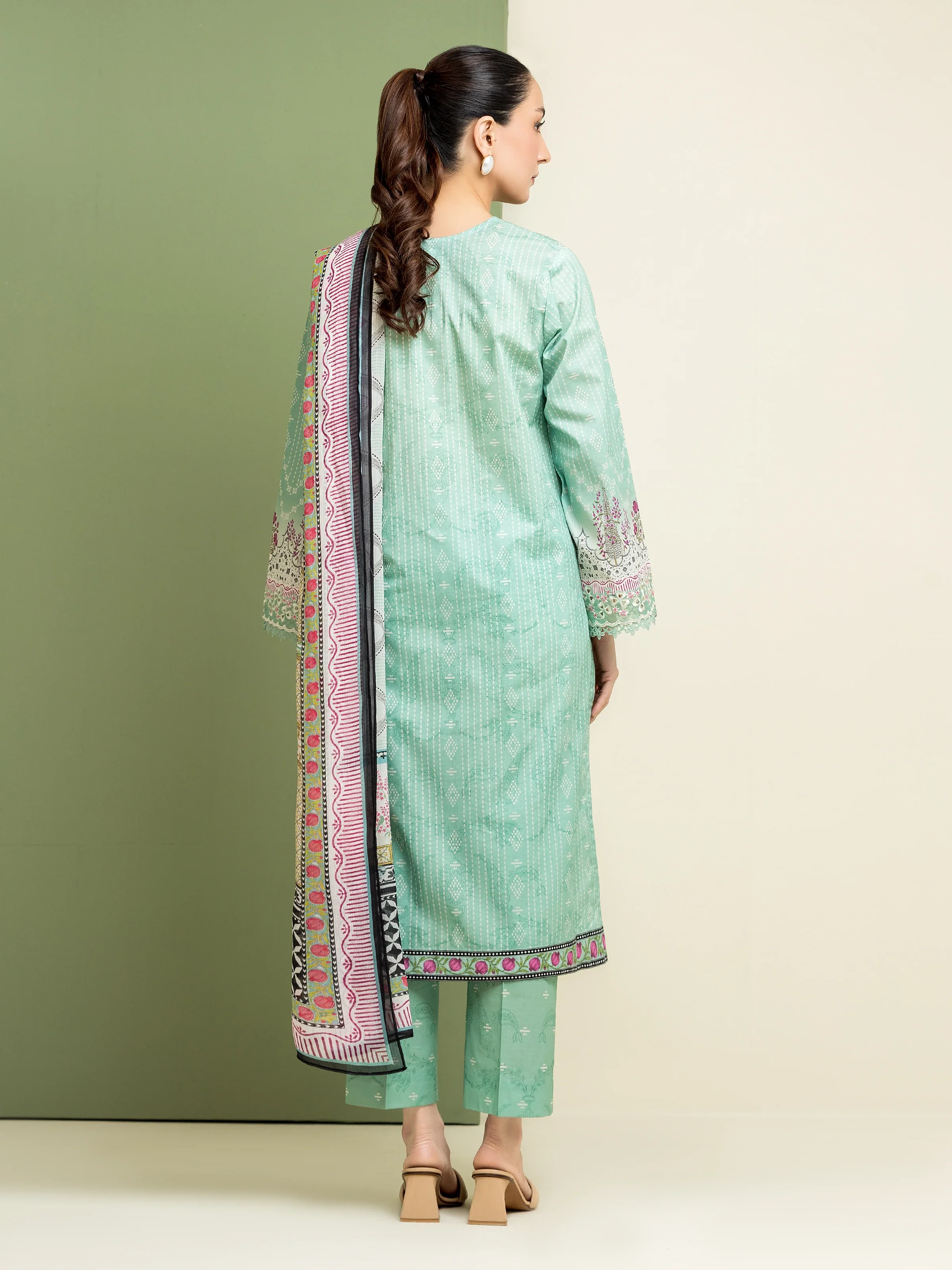 Unstitched Embroidered Lawn Shirt Dupatta - EWU5V1-31069SD - Image 5