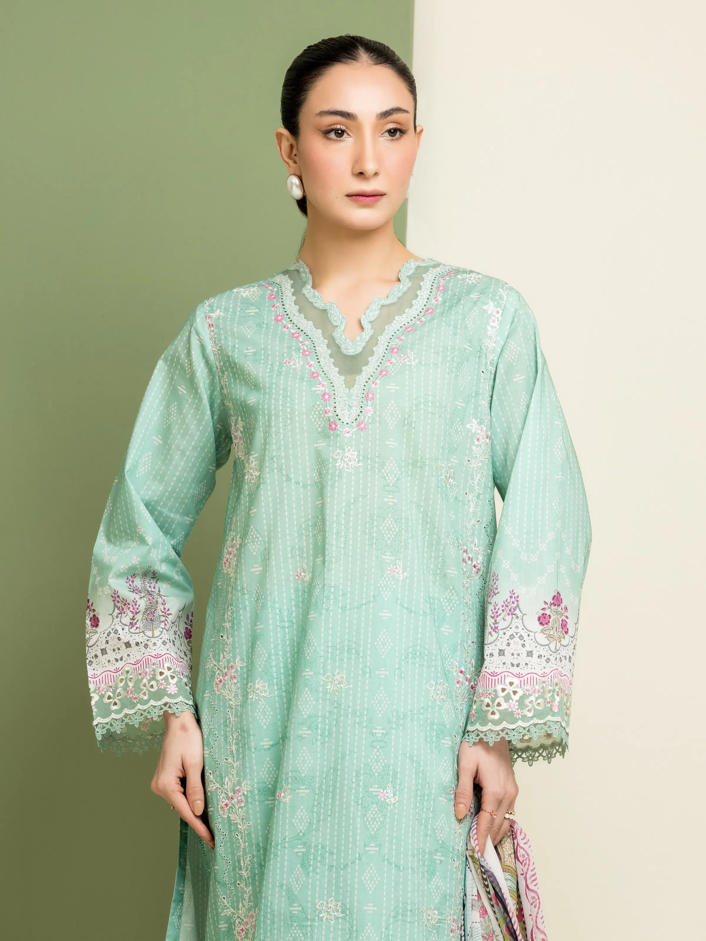 Unstitched Embroidered Lawn Suit - EWU5V1-31069-3P - Image 2