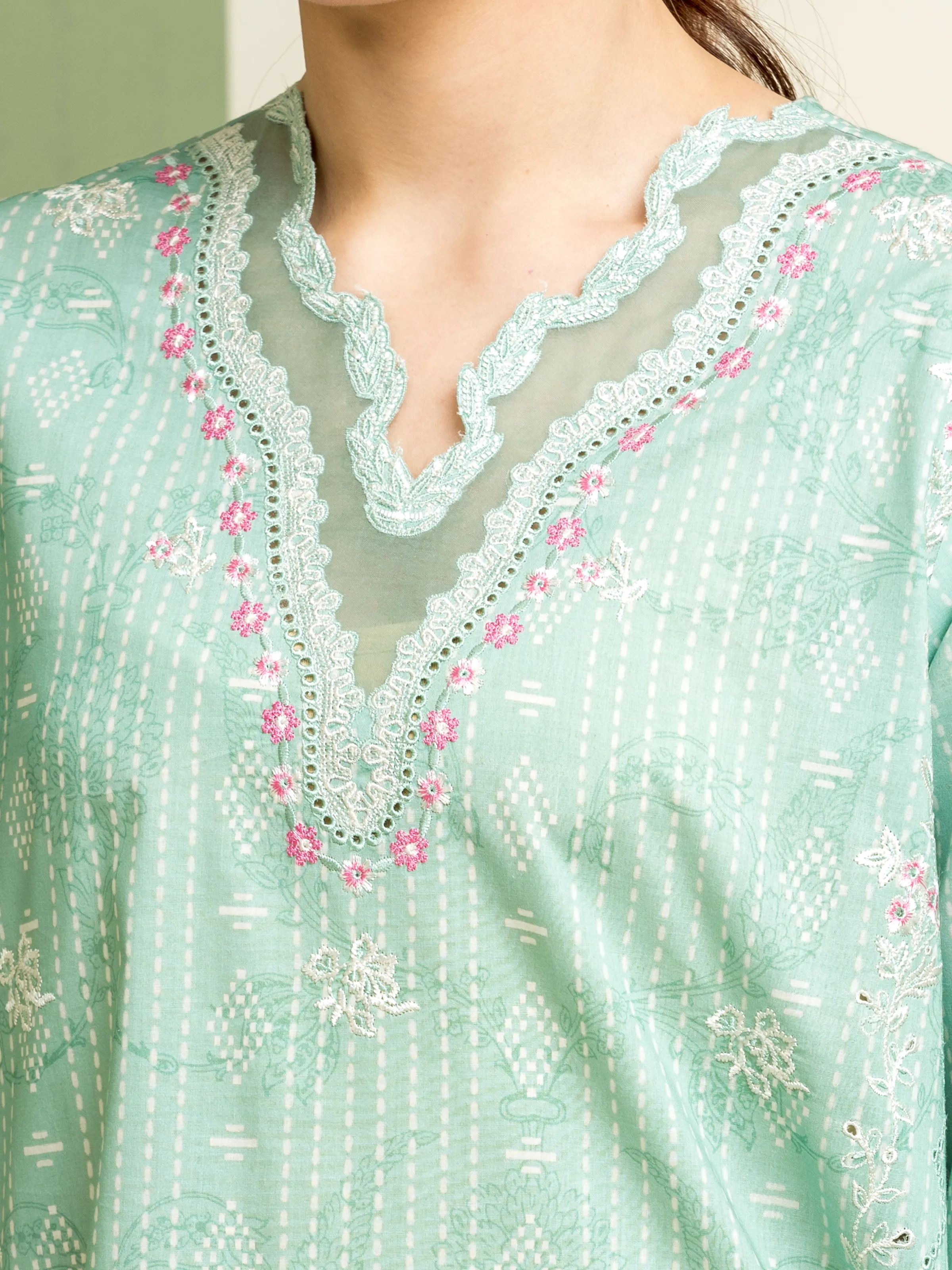 Unstitched Embroidered Lawn Suit - EWU5V1-31069-3P - Image 3