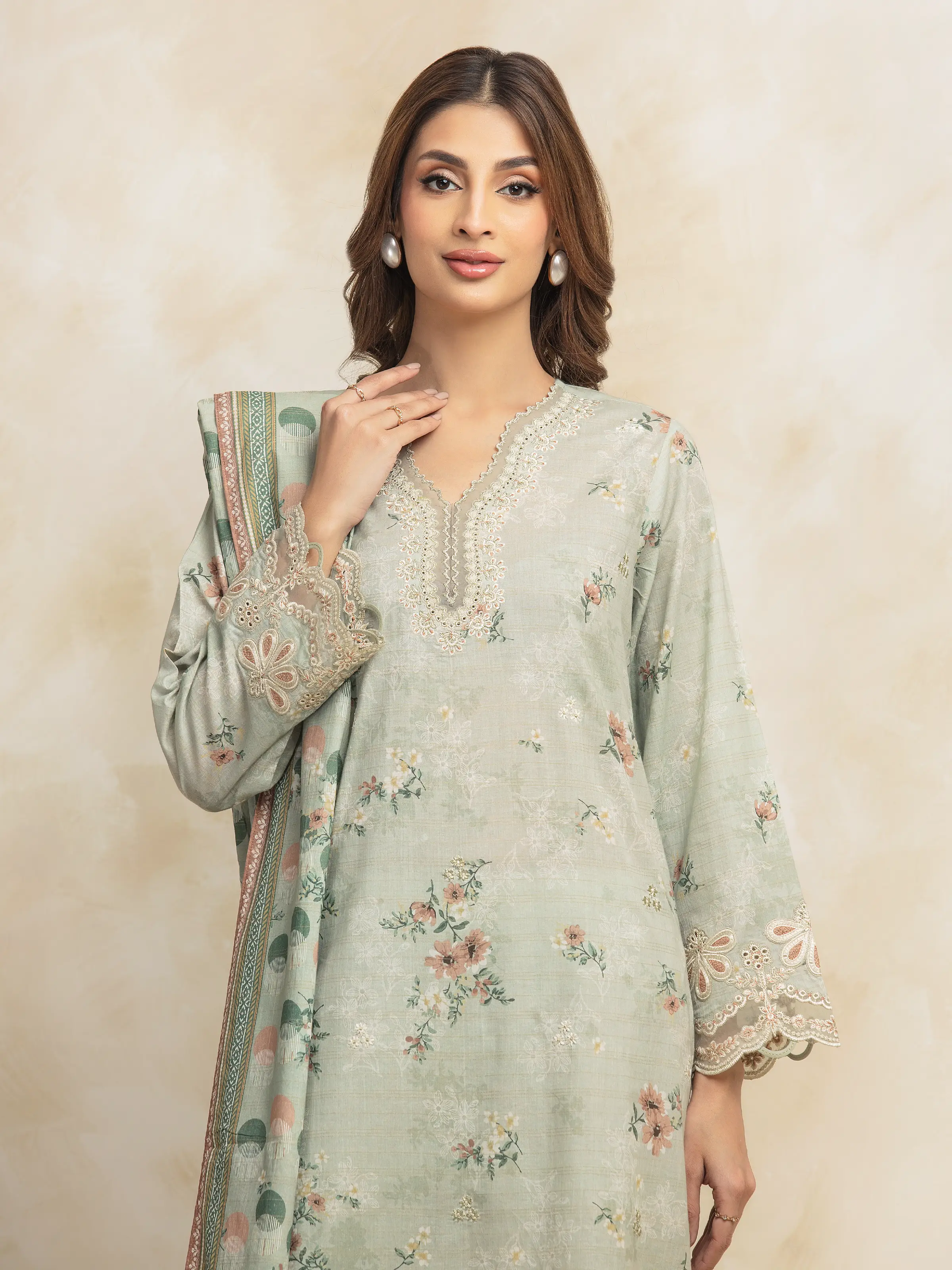 Unstitched Embroidered Lawn Suit - EWU5V1-31181-3P - Image 3