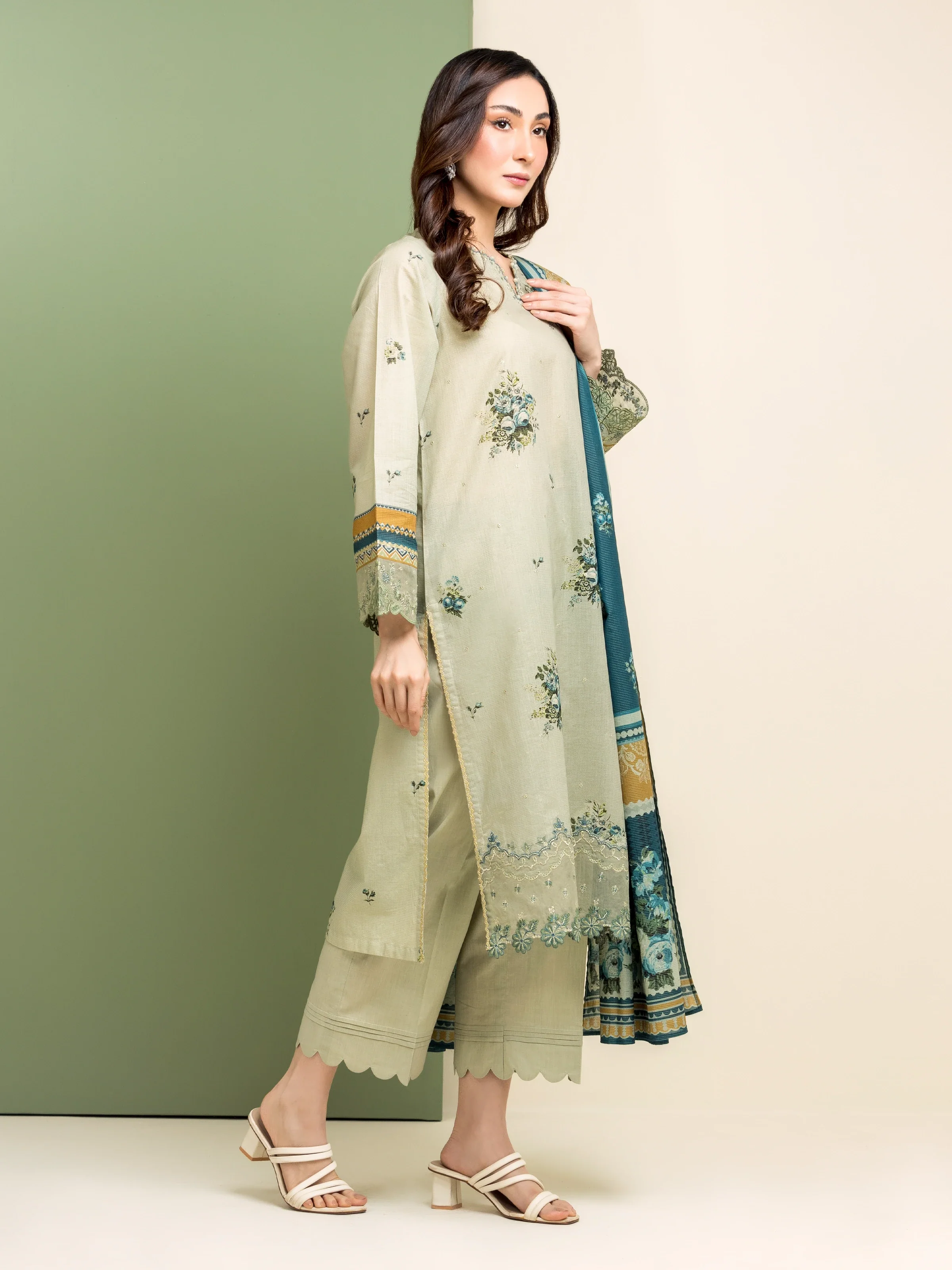 Unstitched Embroidered Lawn Suit - EWU5V1-31209-3P - Image 3