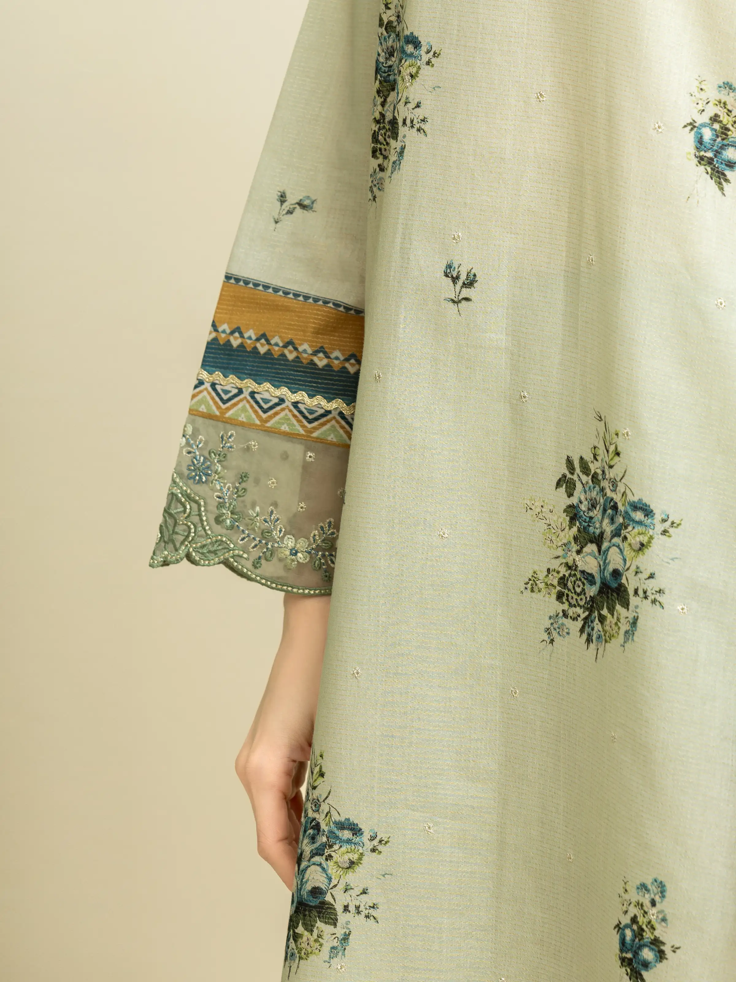 Unstitched Embroidered Lawn Suit - EWU5V1-31209-3P - Image 5