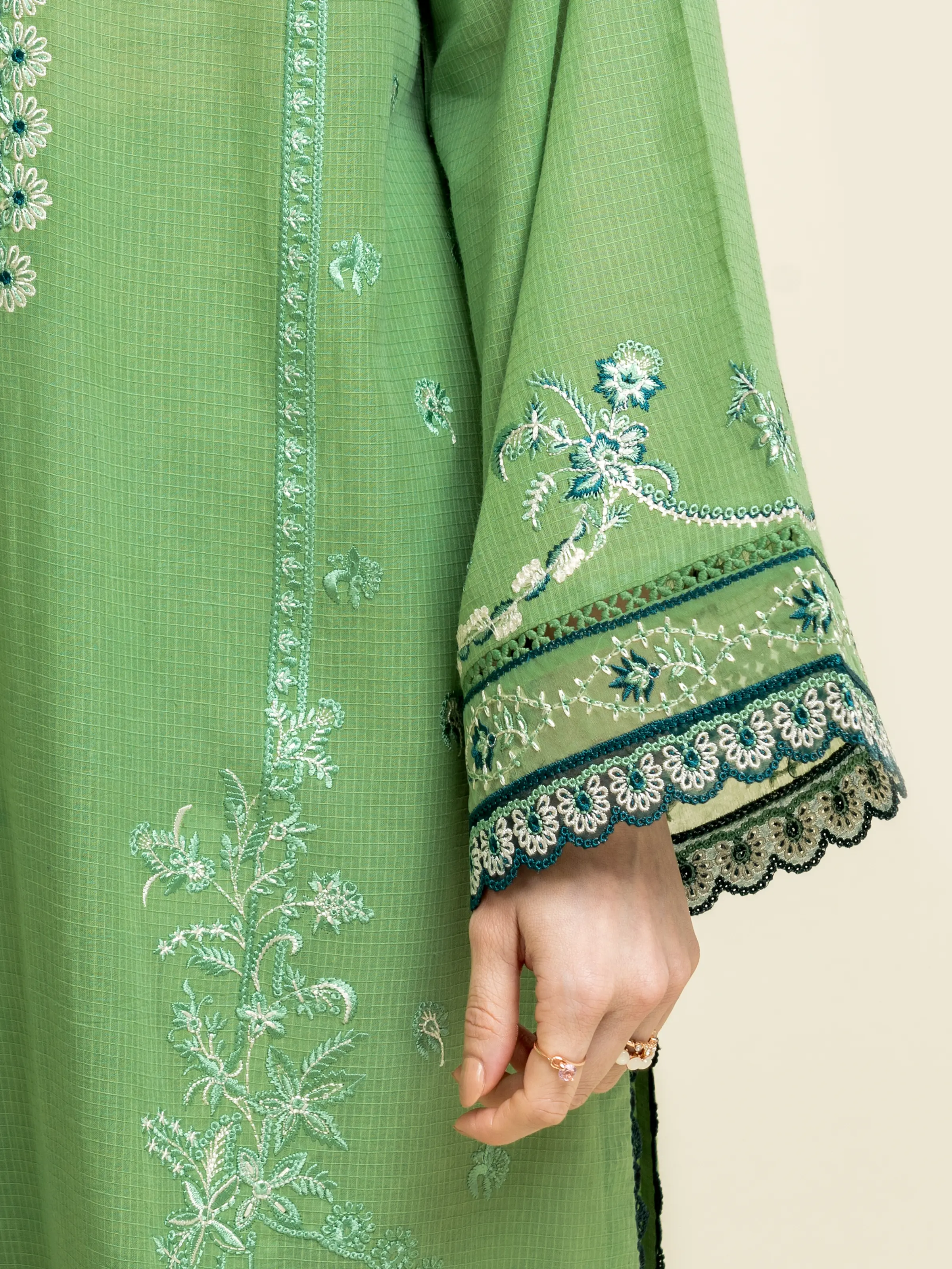 Unstitched Embroidered Lawn Slub Suit - EWU5V1-31231-3P - Image 3