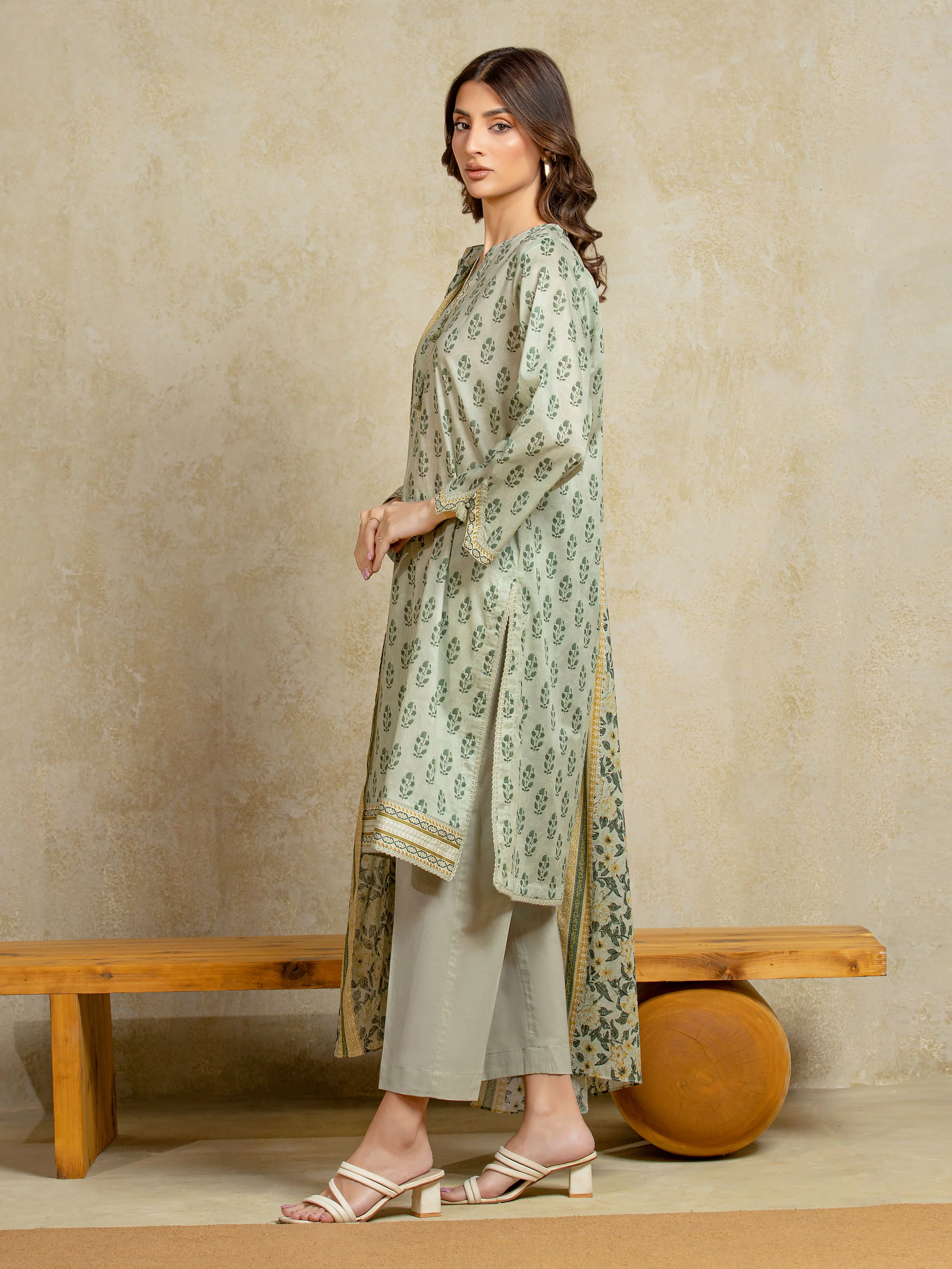 Unstitched Printed Khaddar Suit - EWU5A3-35922-3P - Image 4