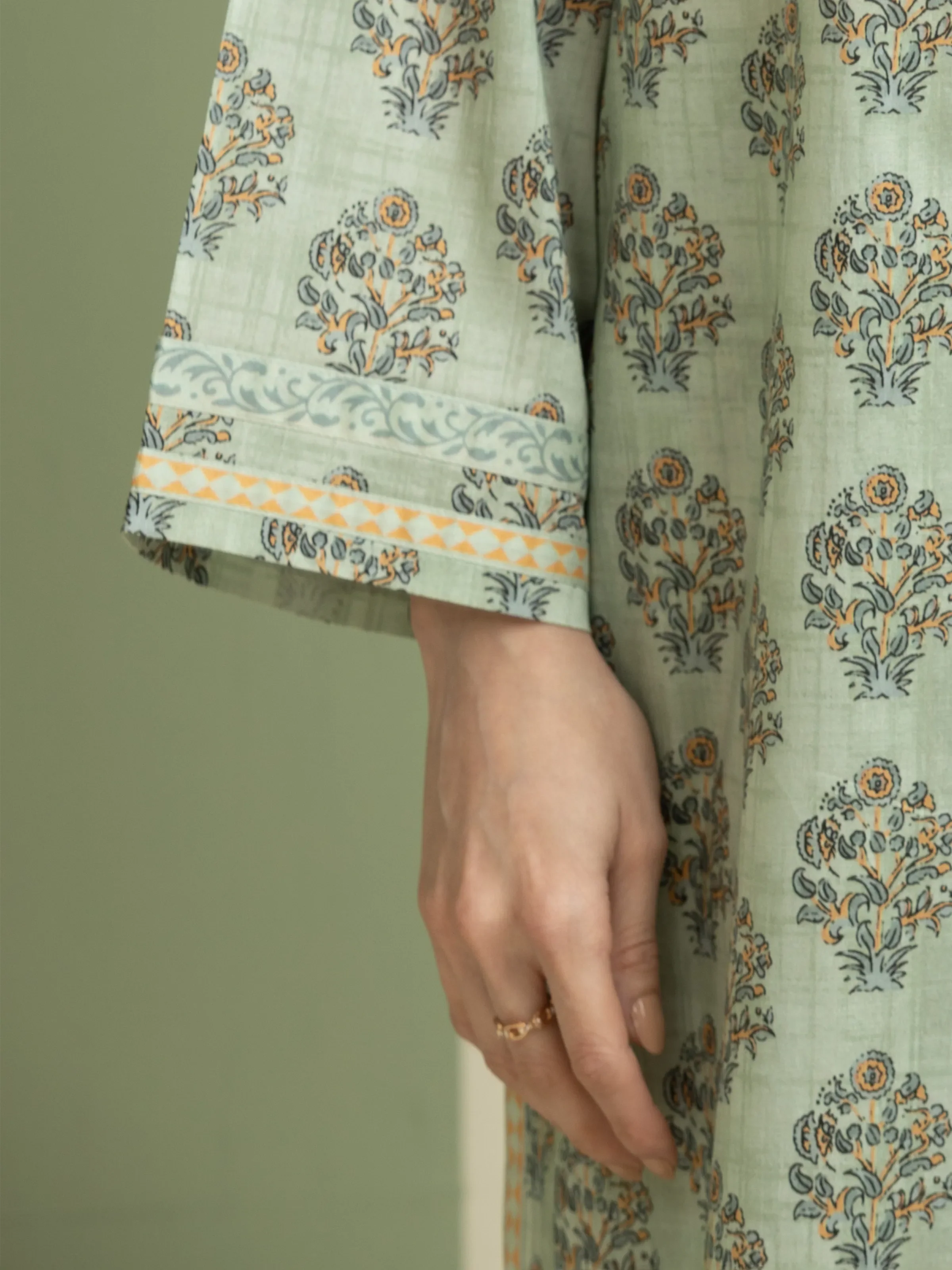 Unstitched Printed Lawn Shirt Trouser - EWU5A1-35120ST - Image 3