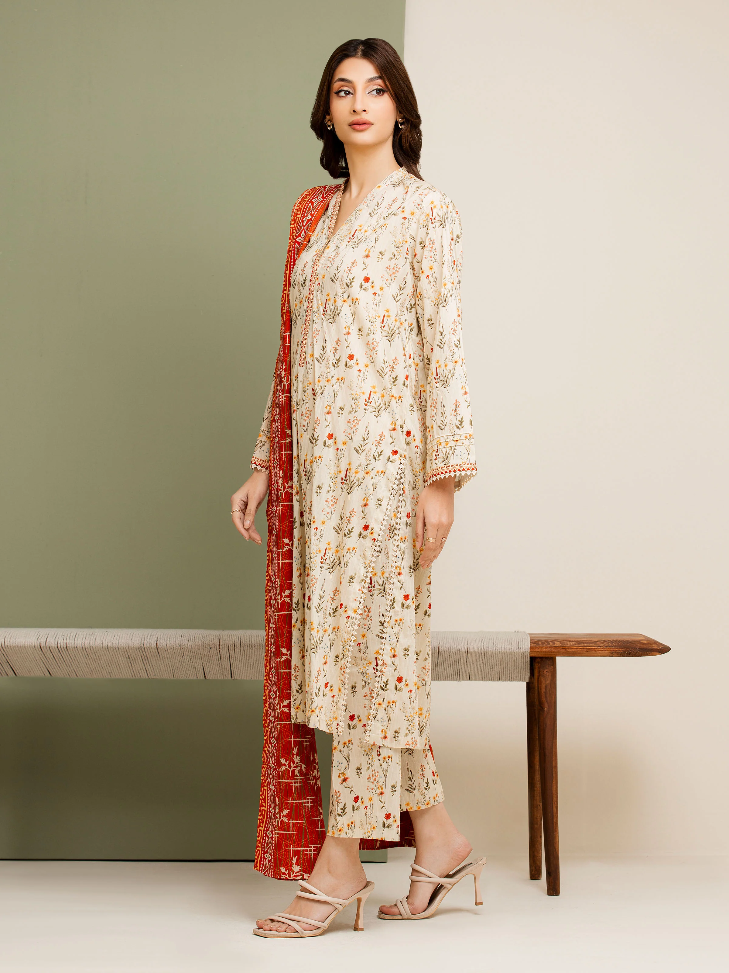Unstitched Printed Lawn Suit - EWU5A1-35115-3P - Image 2