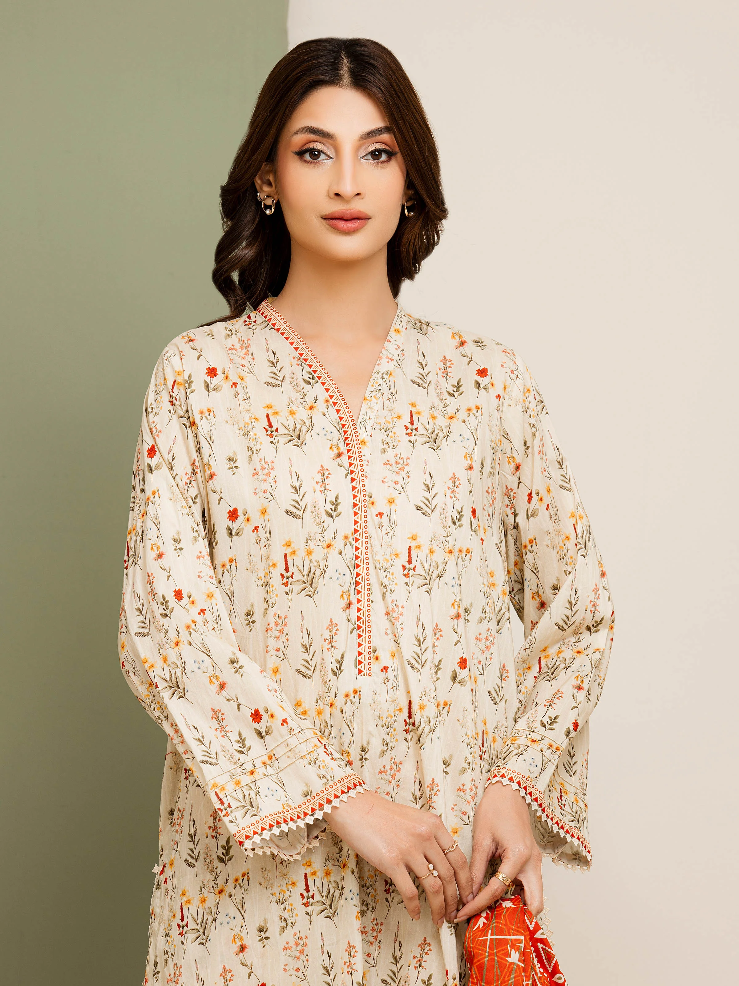 Unstitched Printed Lawn Suit - EWU5A1-35115-3P - Image 3