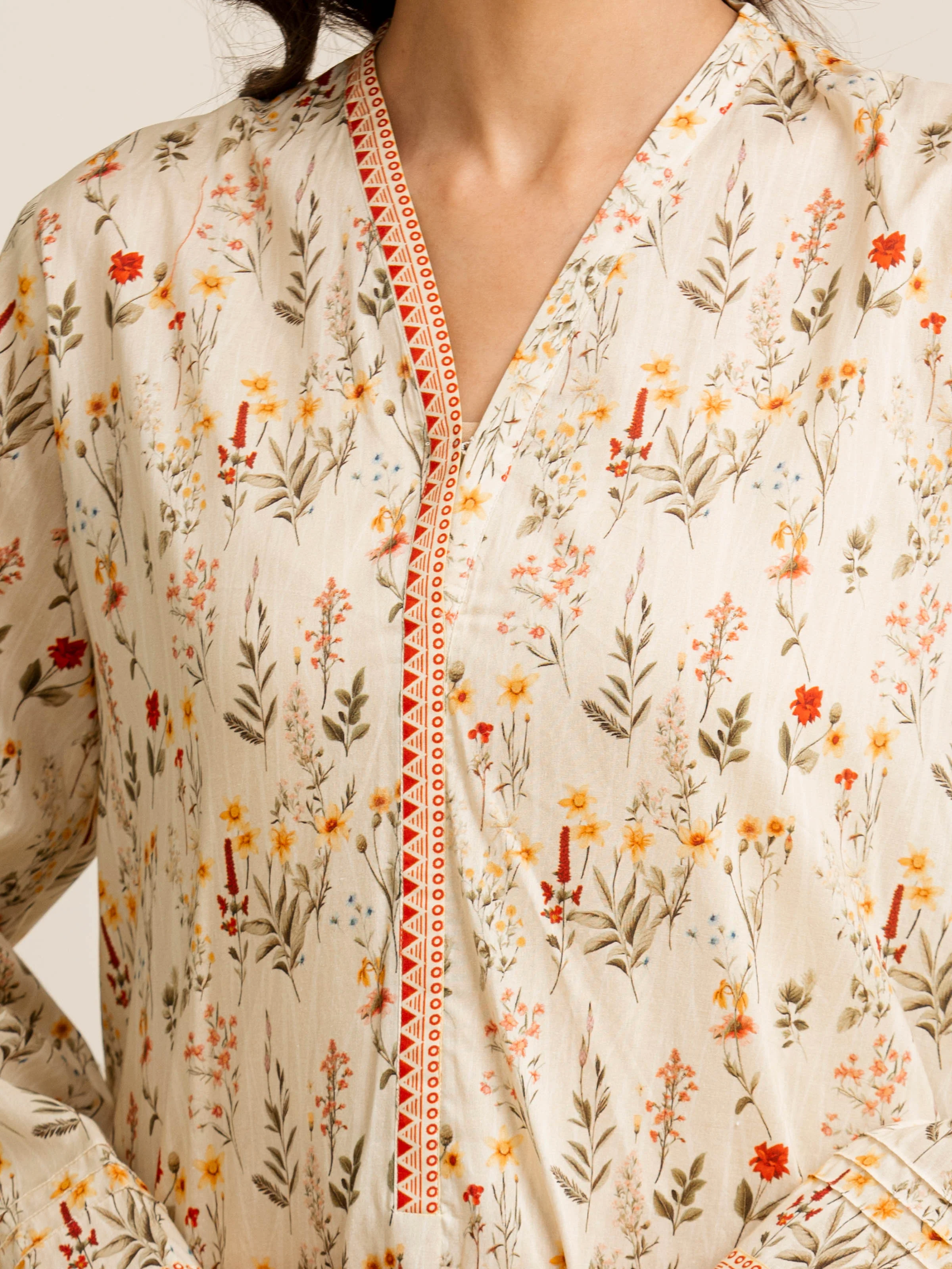Unstitched Printed Lawn Suit - EWU5A1-35115-3P - Image 4