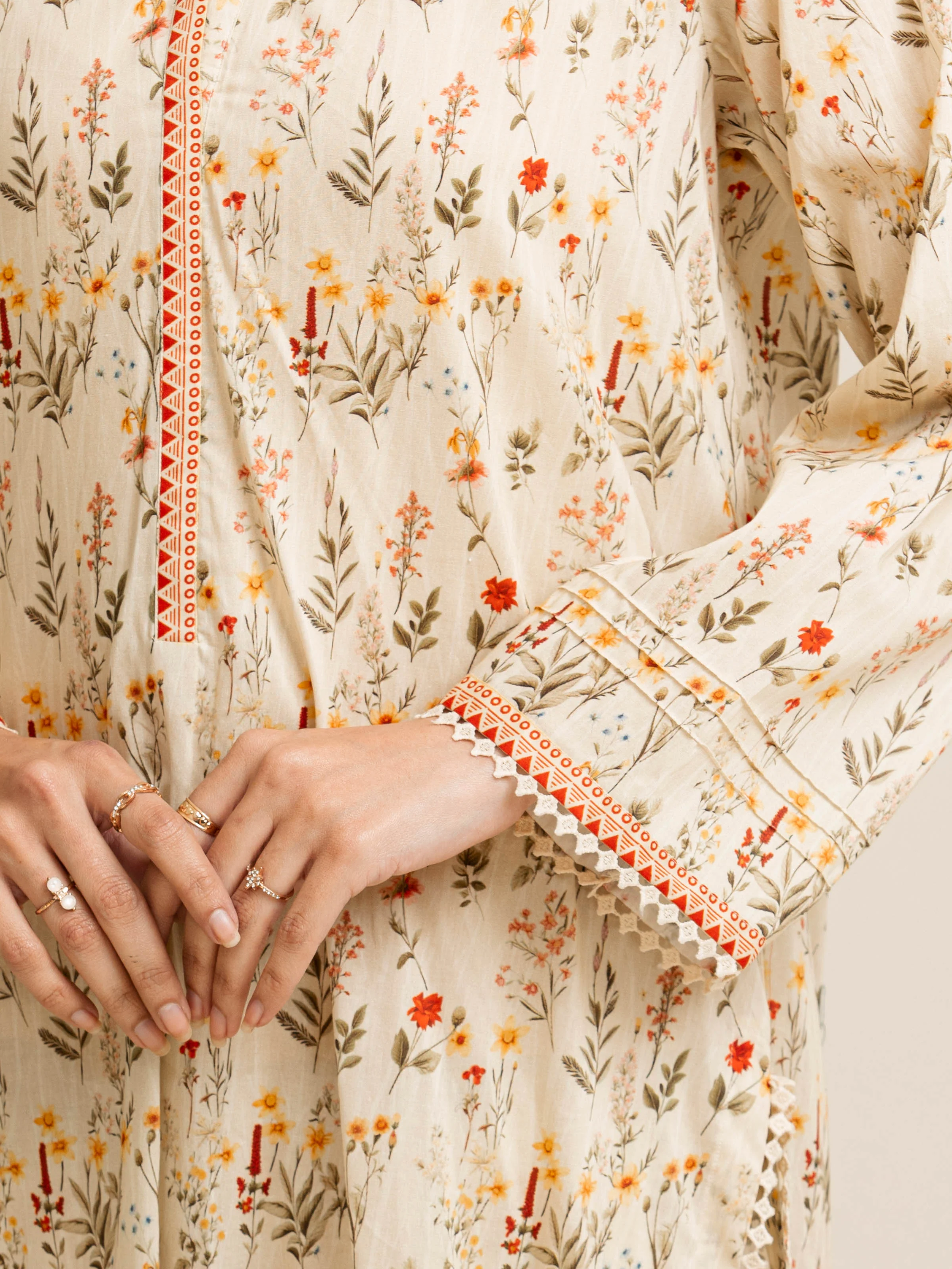 Unstitched Printed Lawn Suit - EWU5A1-35115-3P - Image 5
