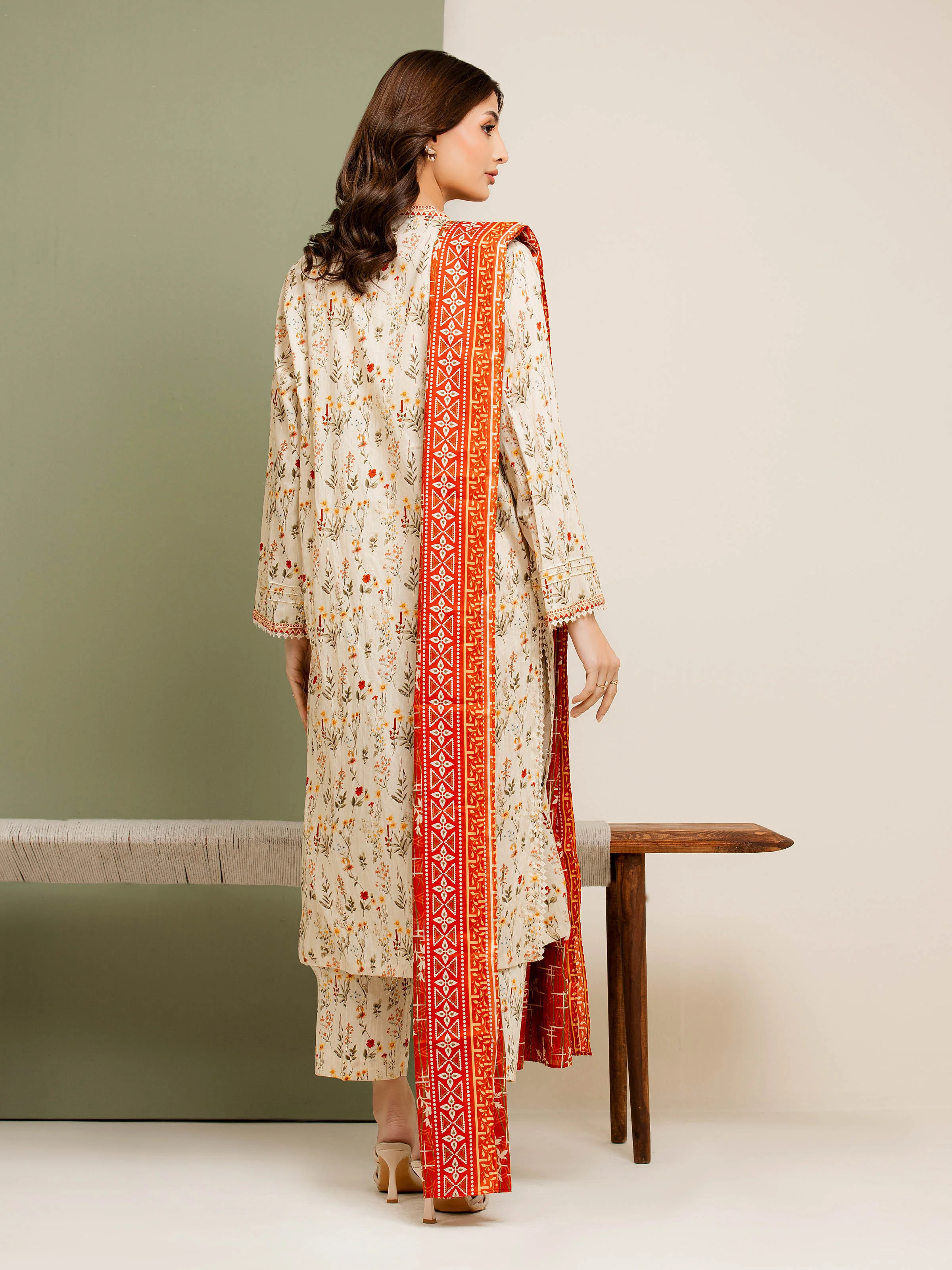 Unstitched Printed Lawn Suit - EWU5A1-35115-3P - Image 6