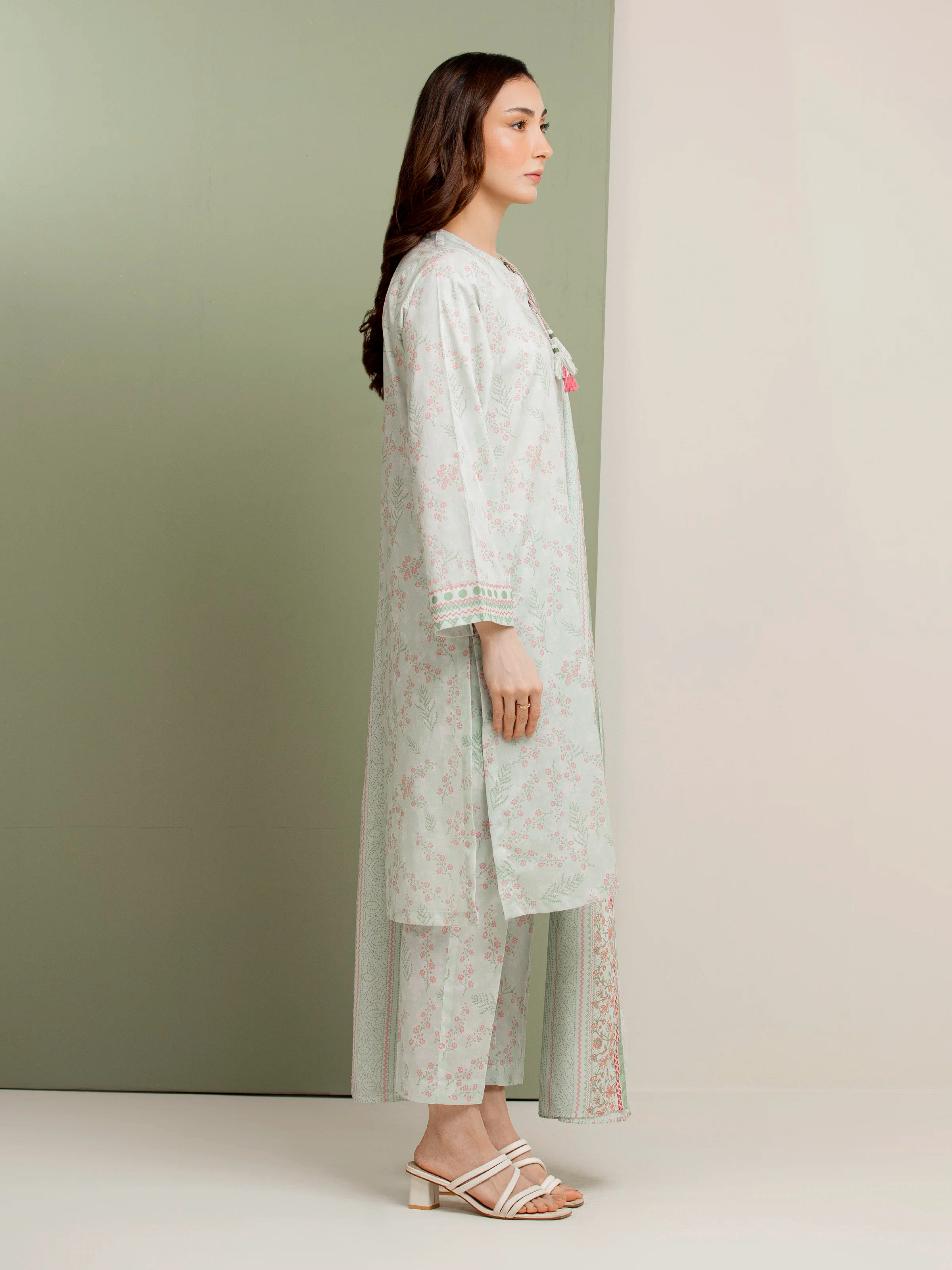 Unstitched Printed Lawn Suit - EWU5A1-35165-3P - Image 3