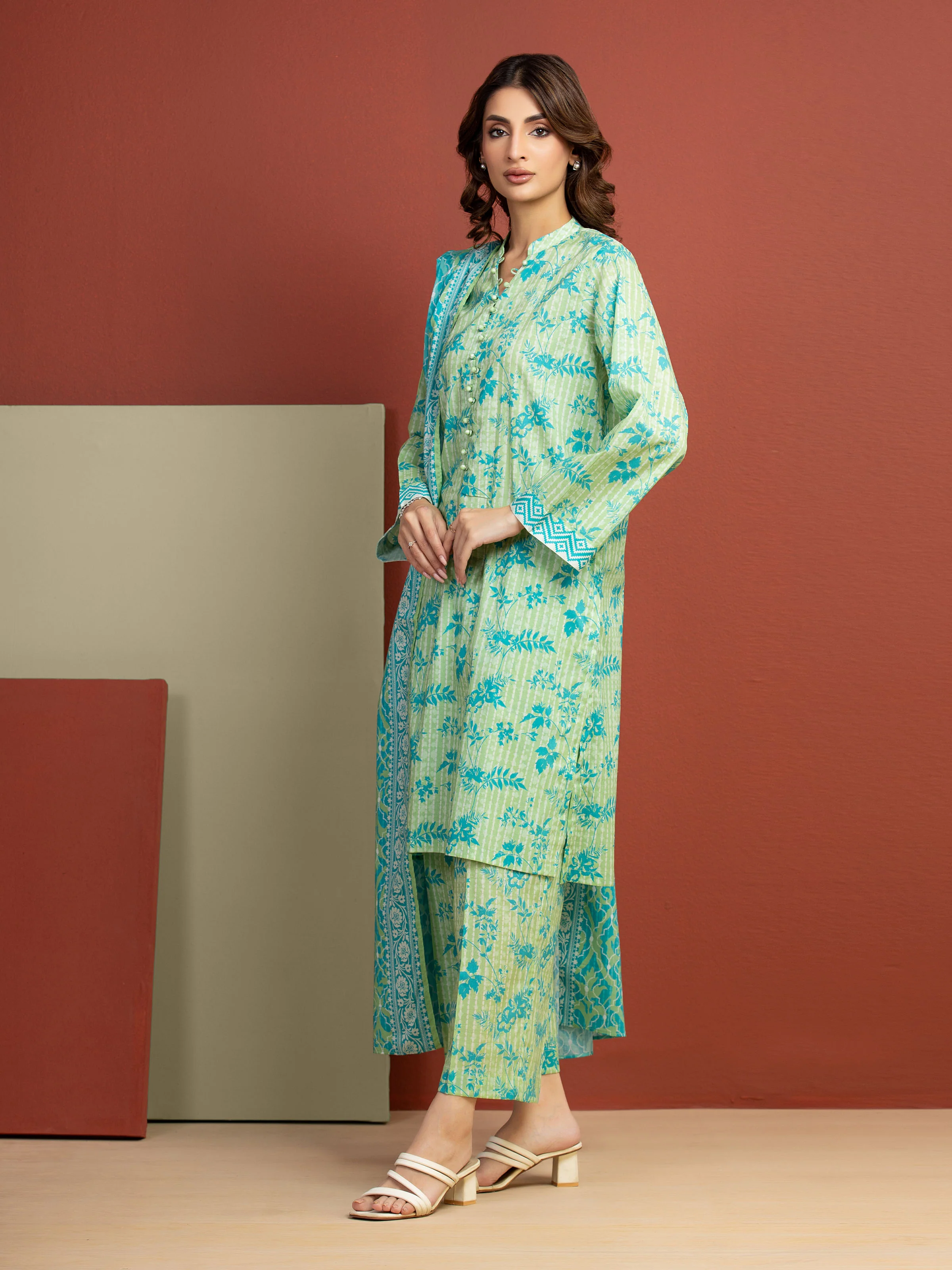 Unstitched Printed Lawn Suit - EWU5A1-35299-3P - Image 5