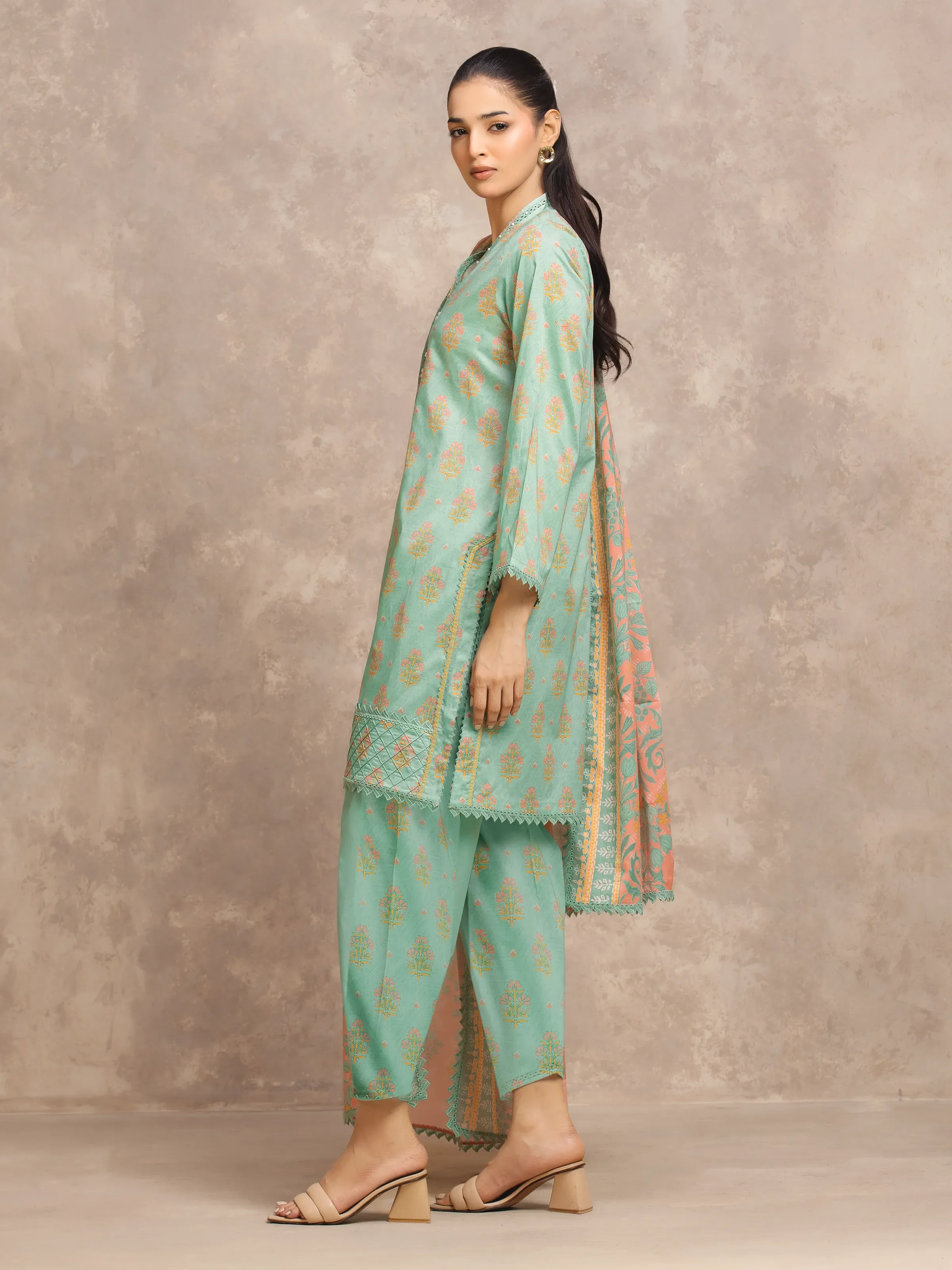 Unstitched Printed Lawn Suit - EWU6A1-36746-3P - Image 5