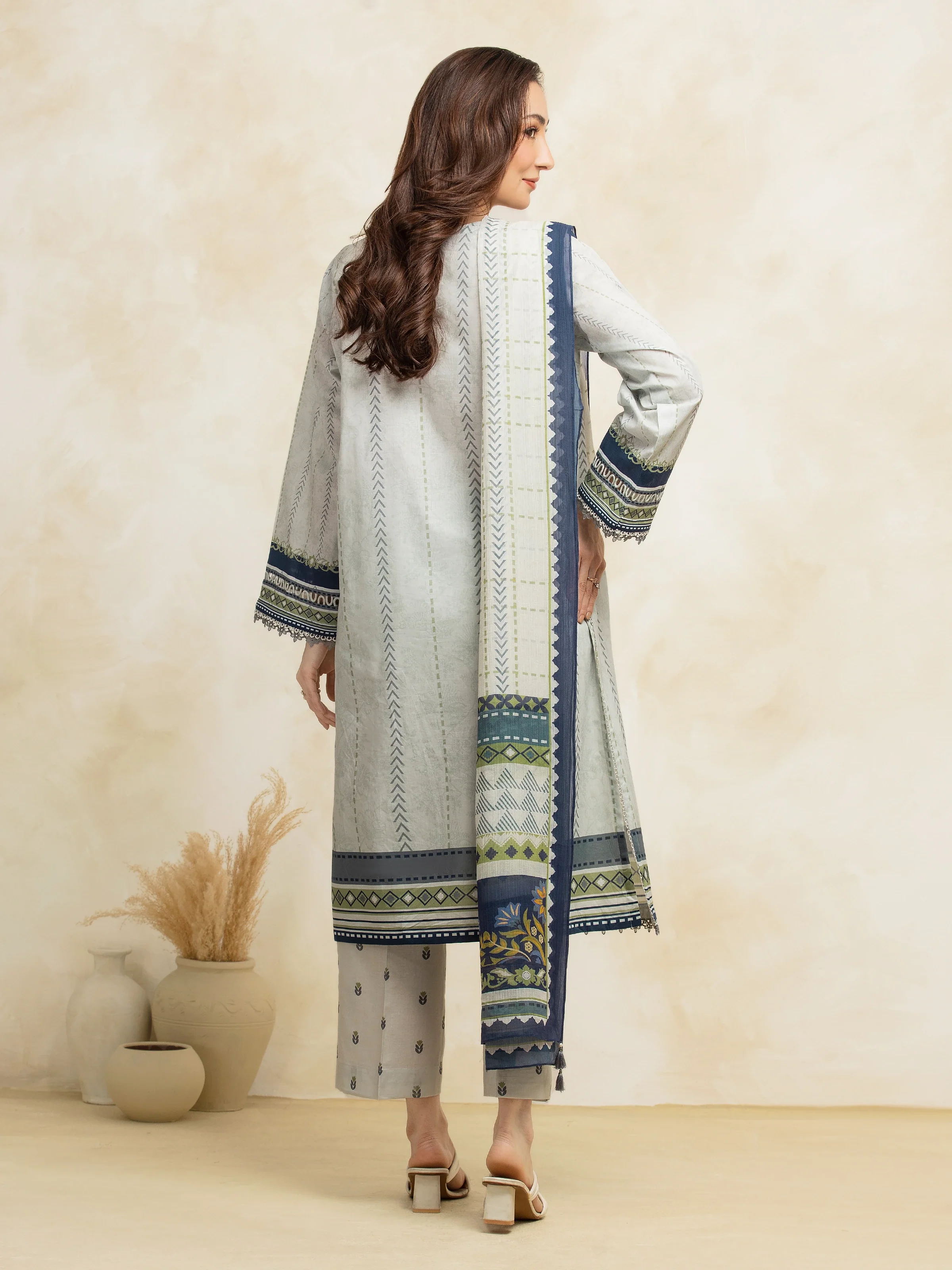 Unstitched Embroidered Lawn Suit - EWU5V1-31320-3P - Image 6
