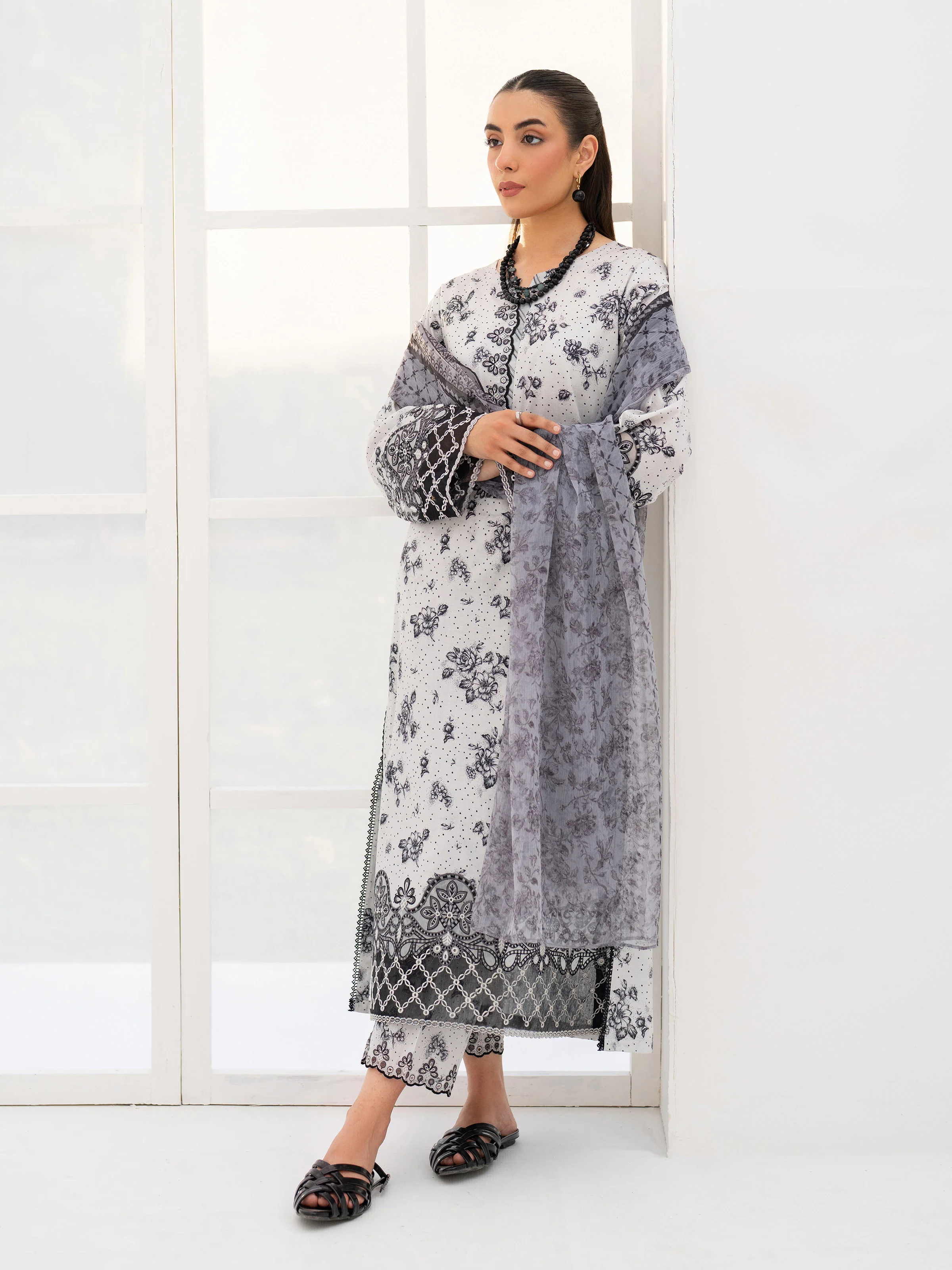Unstitched Embroidered Lawn Suit - EWU5V1-31477-3P - Image 3
