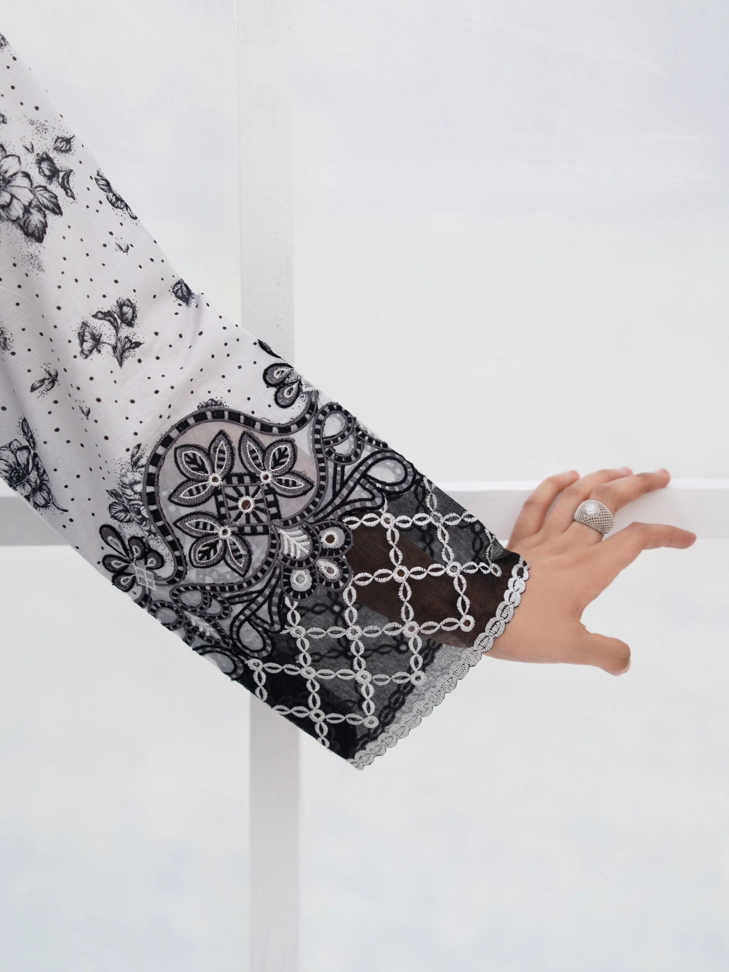 Unstitched Embroidered Lawn Suit - EWU5V1-31477-3P - Image 4