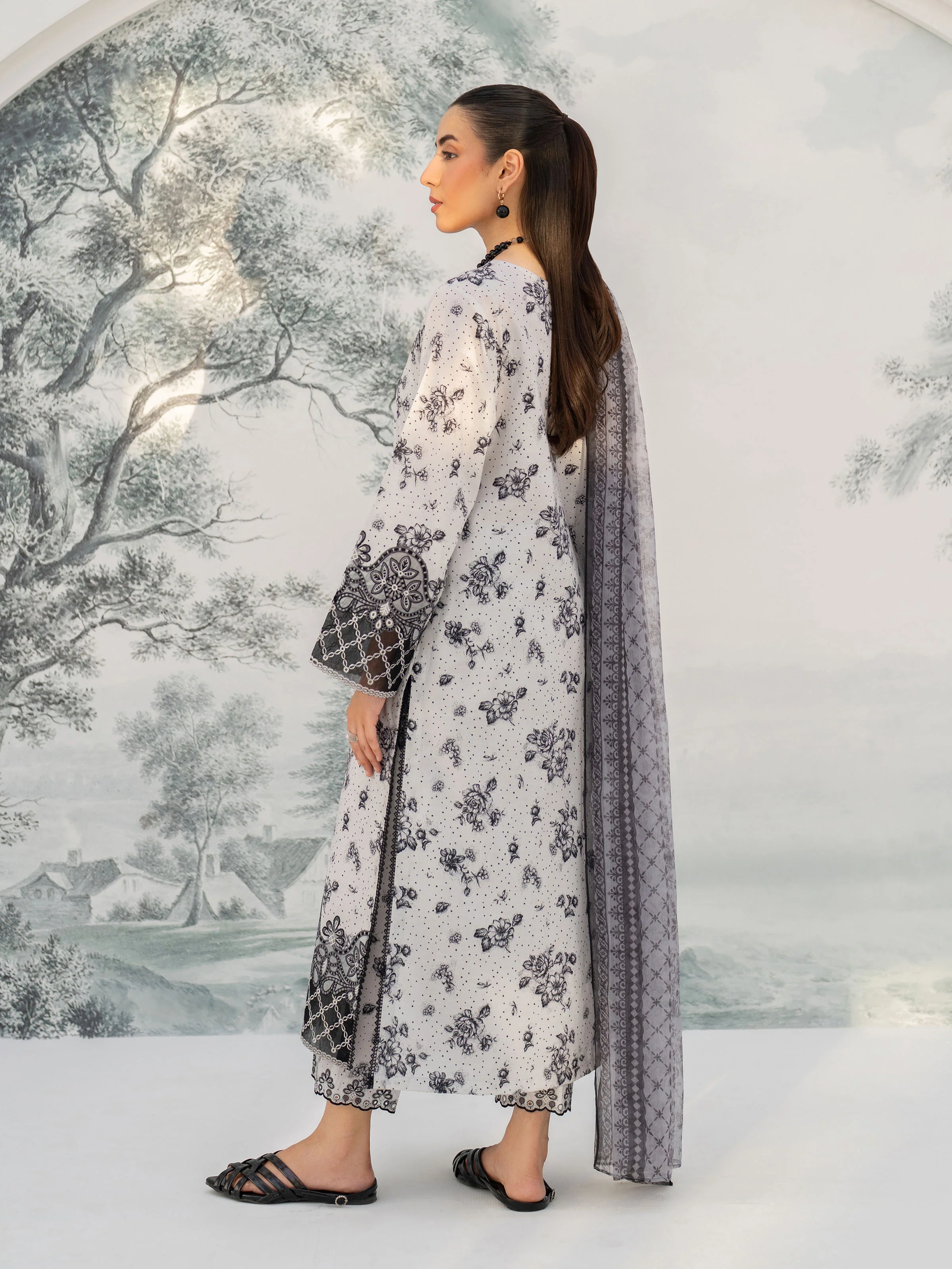 Unstitched Embroidered Lawn Suit - EWU5V1-31477-3P - Image 6