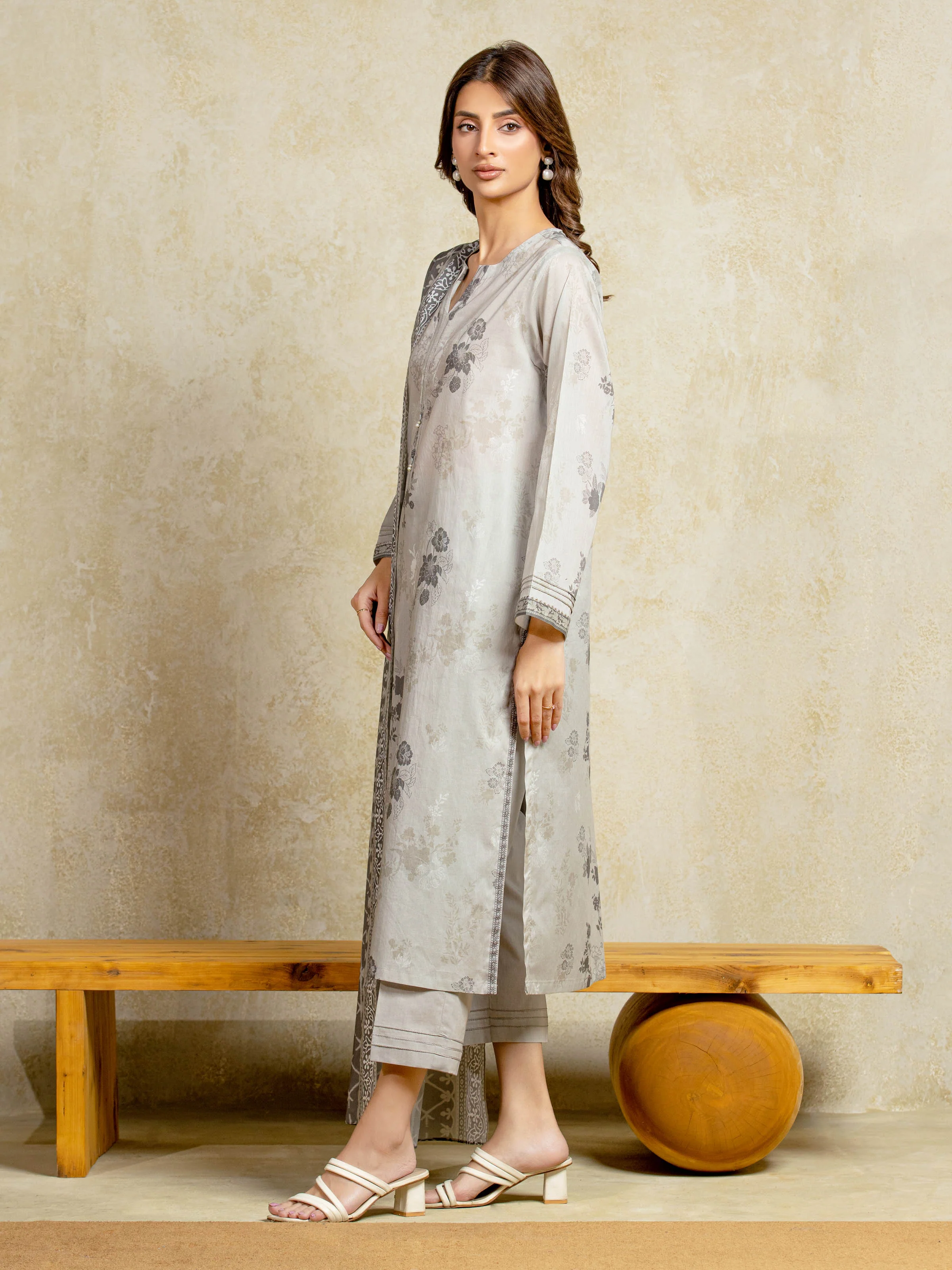 Unstitched Printed Khaddar Suit - EWU5A3-35968-3P - Image 4
