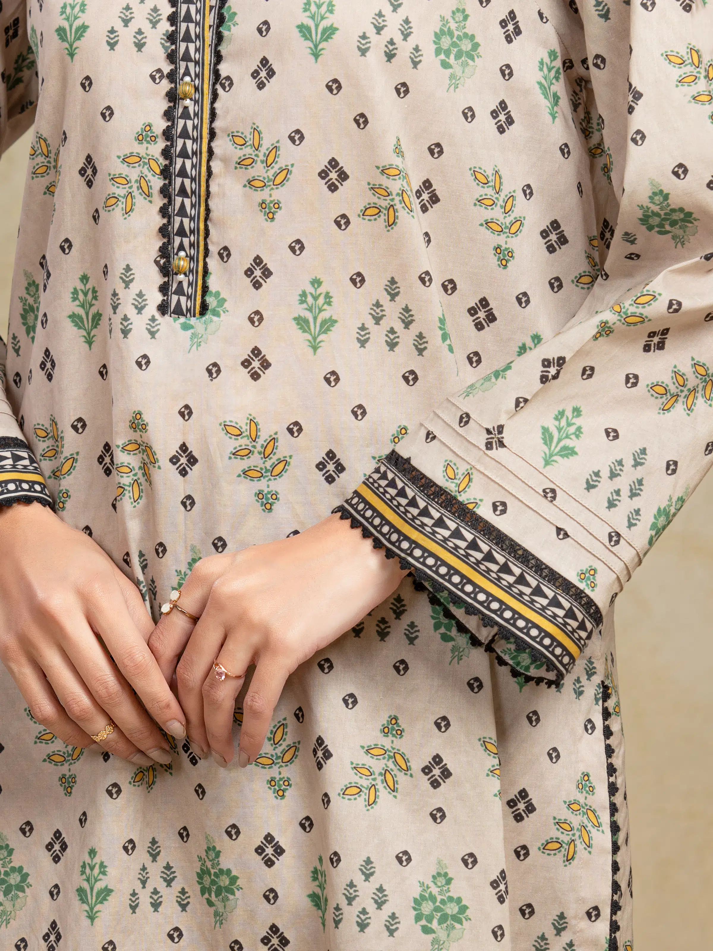 Unstitched Printed Khaddar Suit - EWU5A3-36014-3P - Image 3