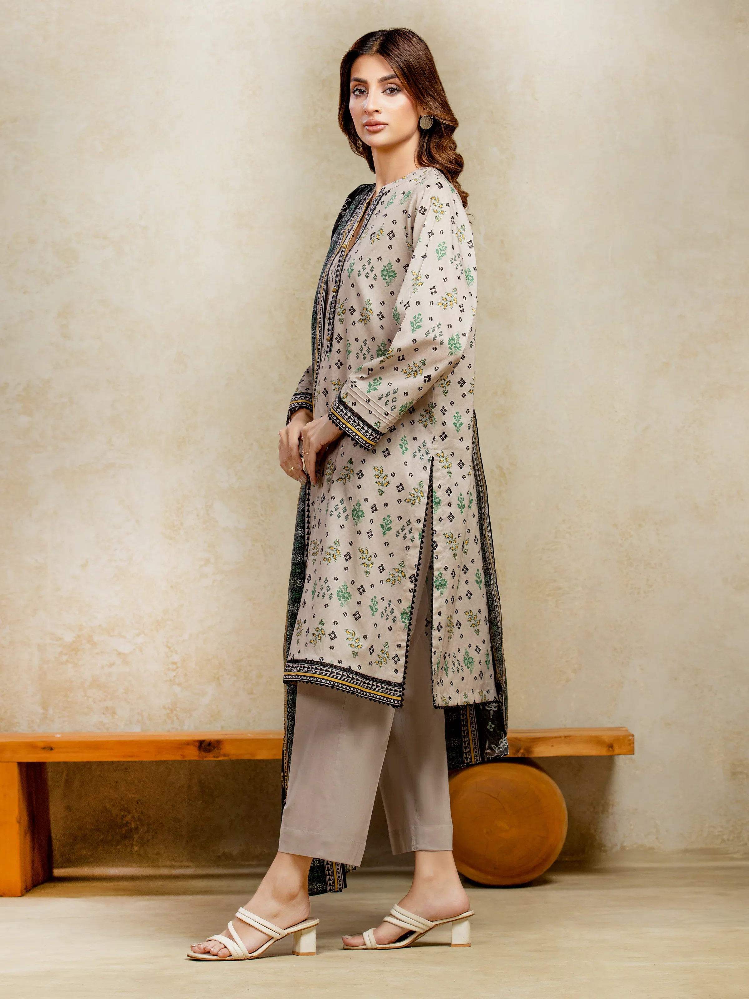 Unstitched Printed Khaddar Suit - EWU5A3-36014-3P - Image 5