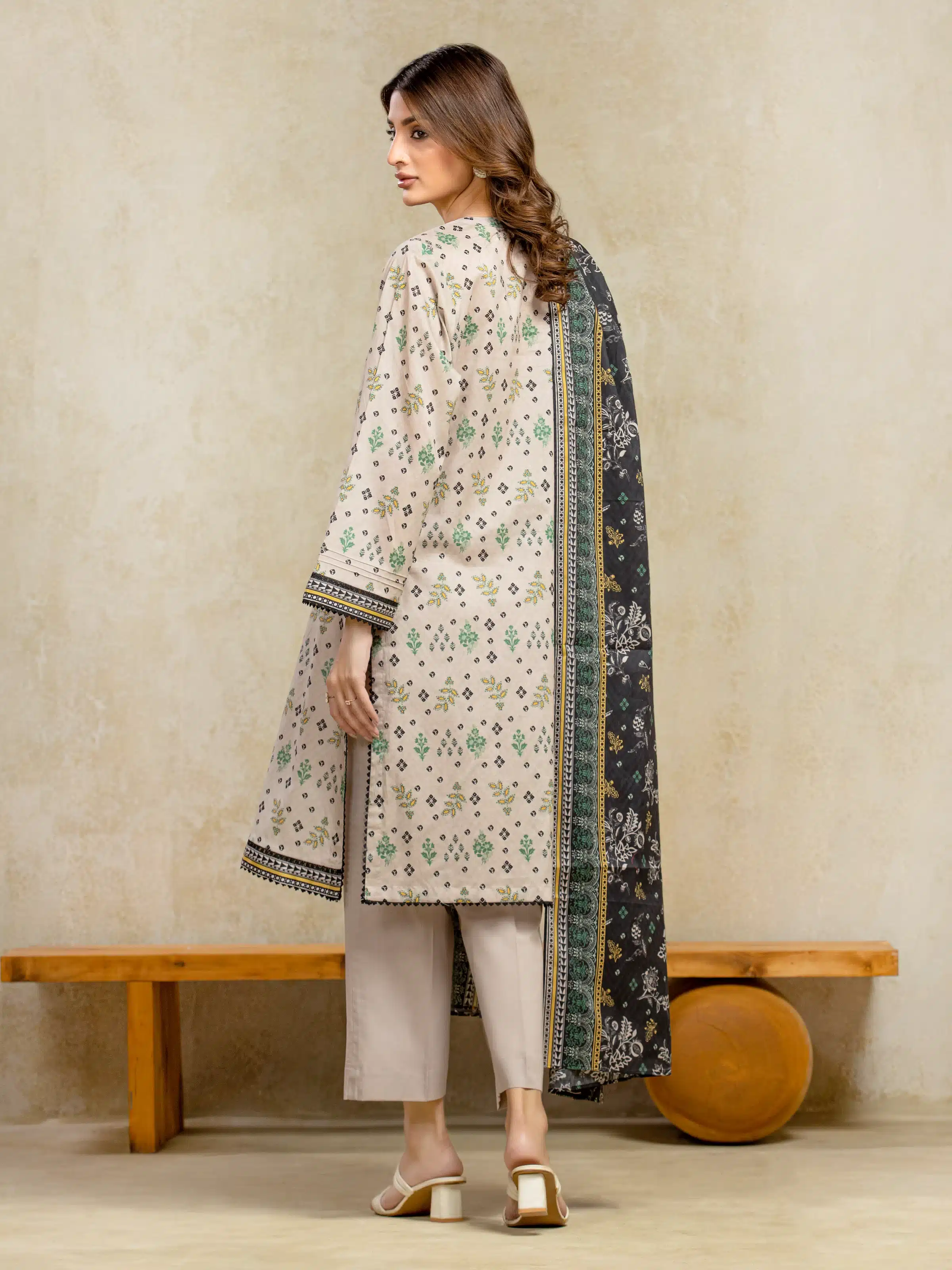 Unstitched Printed Khaddar Suit - EWU5A3-36014-3P - Image 6