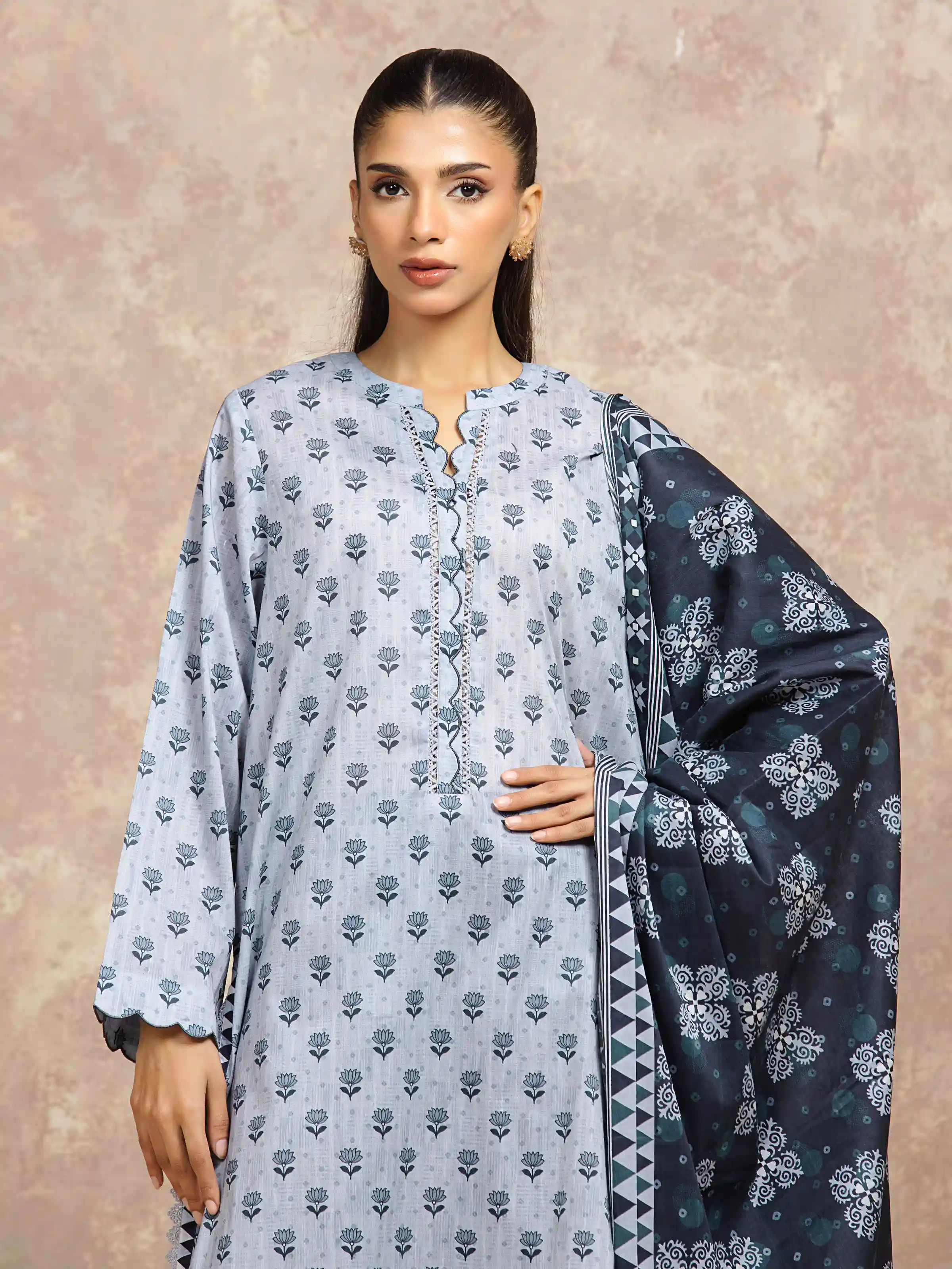 Unstitched Printed Khaddar Suit - EWU5A3-36137-3P - Image 2