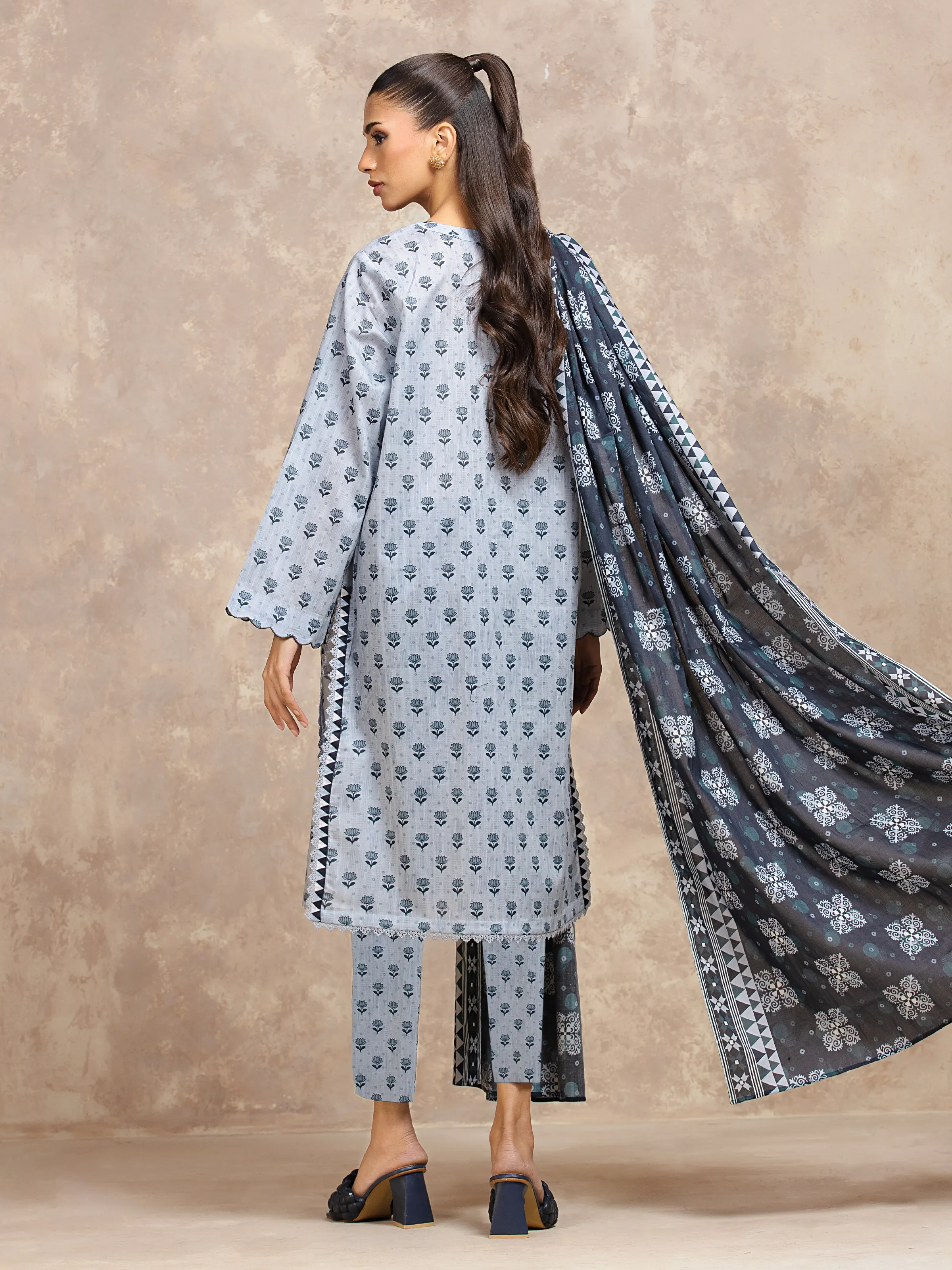 Unstitched Printed Khaddar Suit - EWU5A3-36137-3P - Image 5