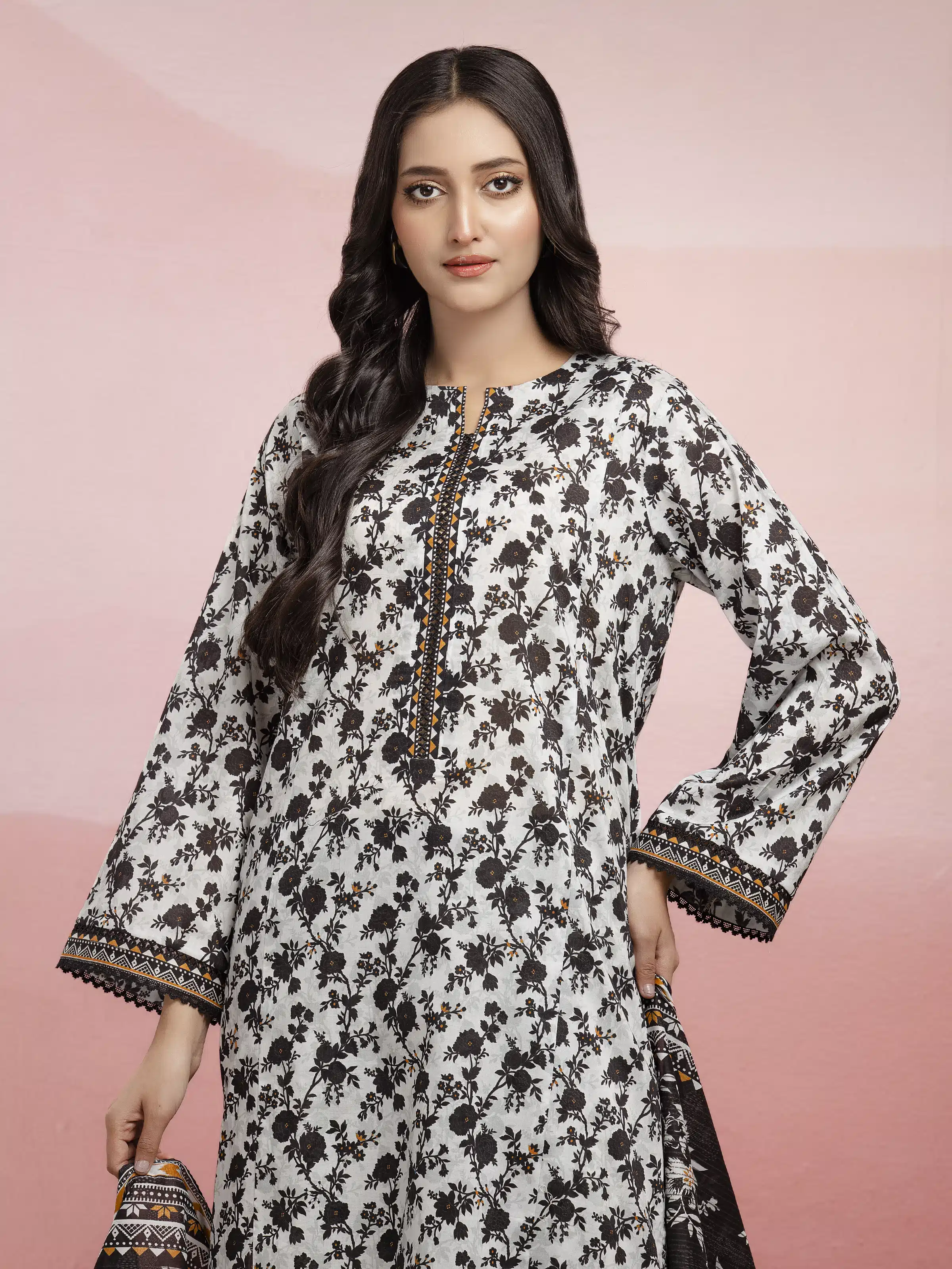 Unstitched Printed Lawn Suit - EWU5A1-35086-3P - Image 4