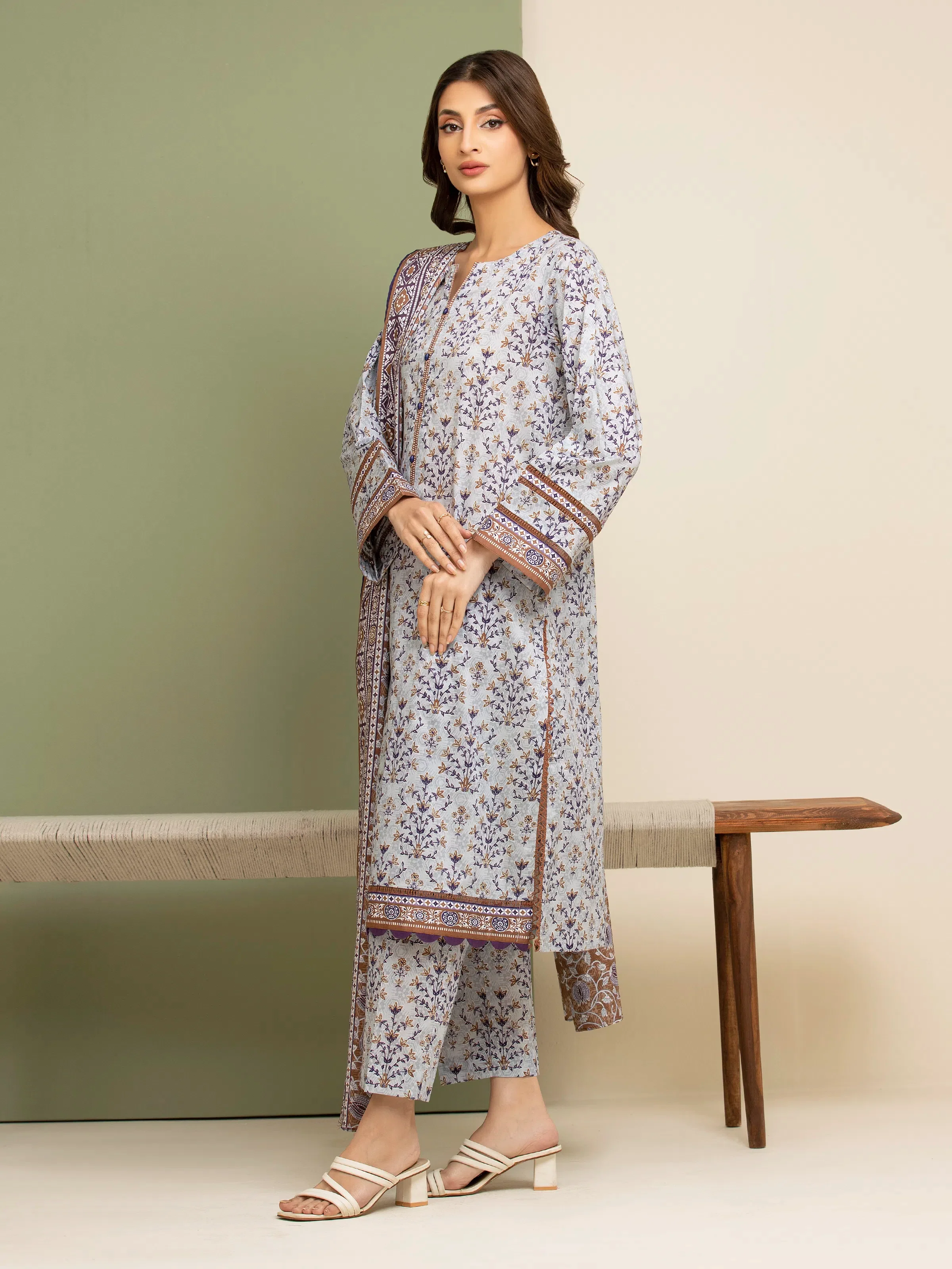 Unstitched Printed Lawn Suit - EWU5A1-35090-3P - Image 3
