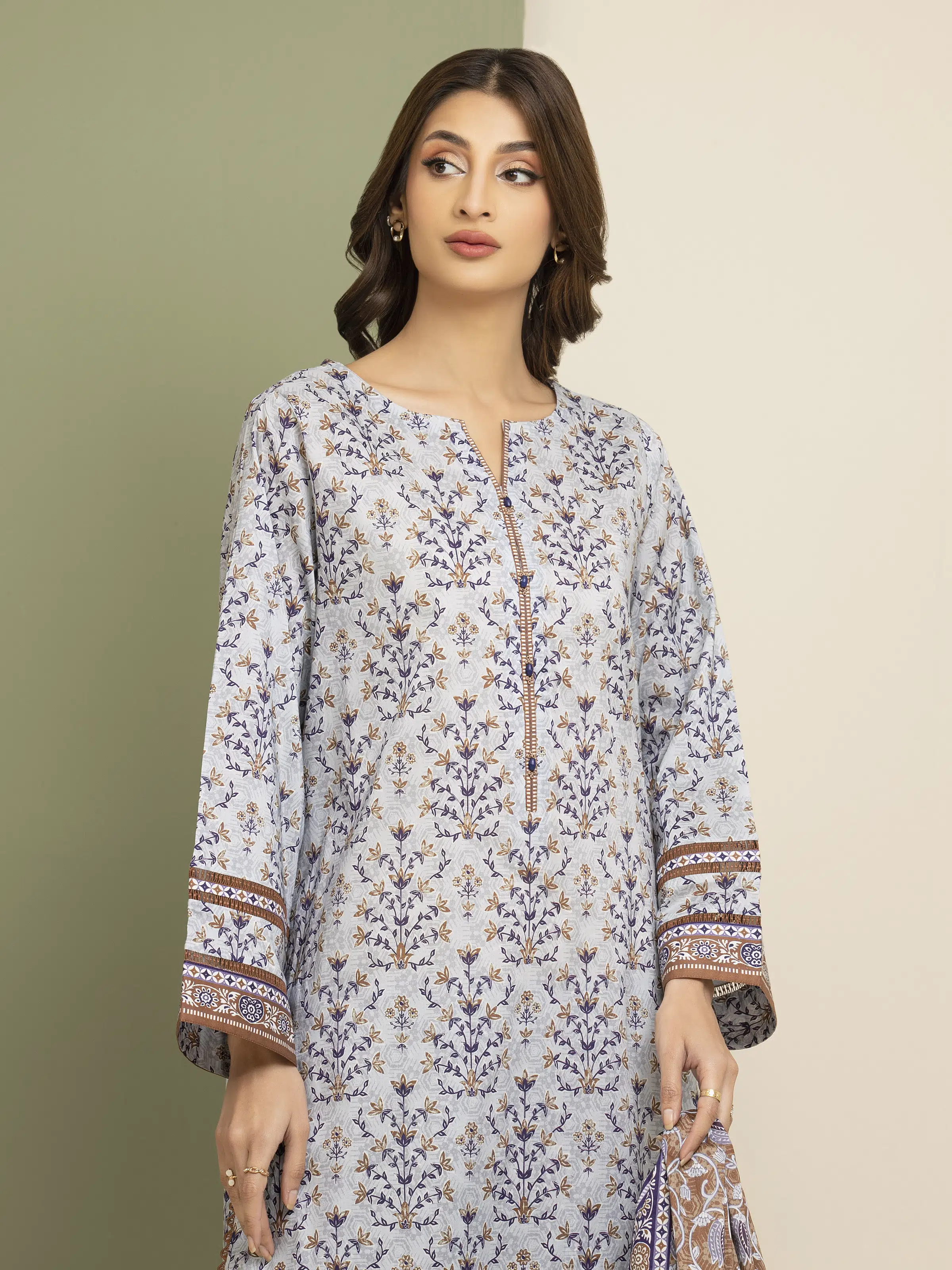 Unstitched Printed Lawn Suit - EWU5A1-35090-3P - Image 4