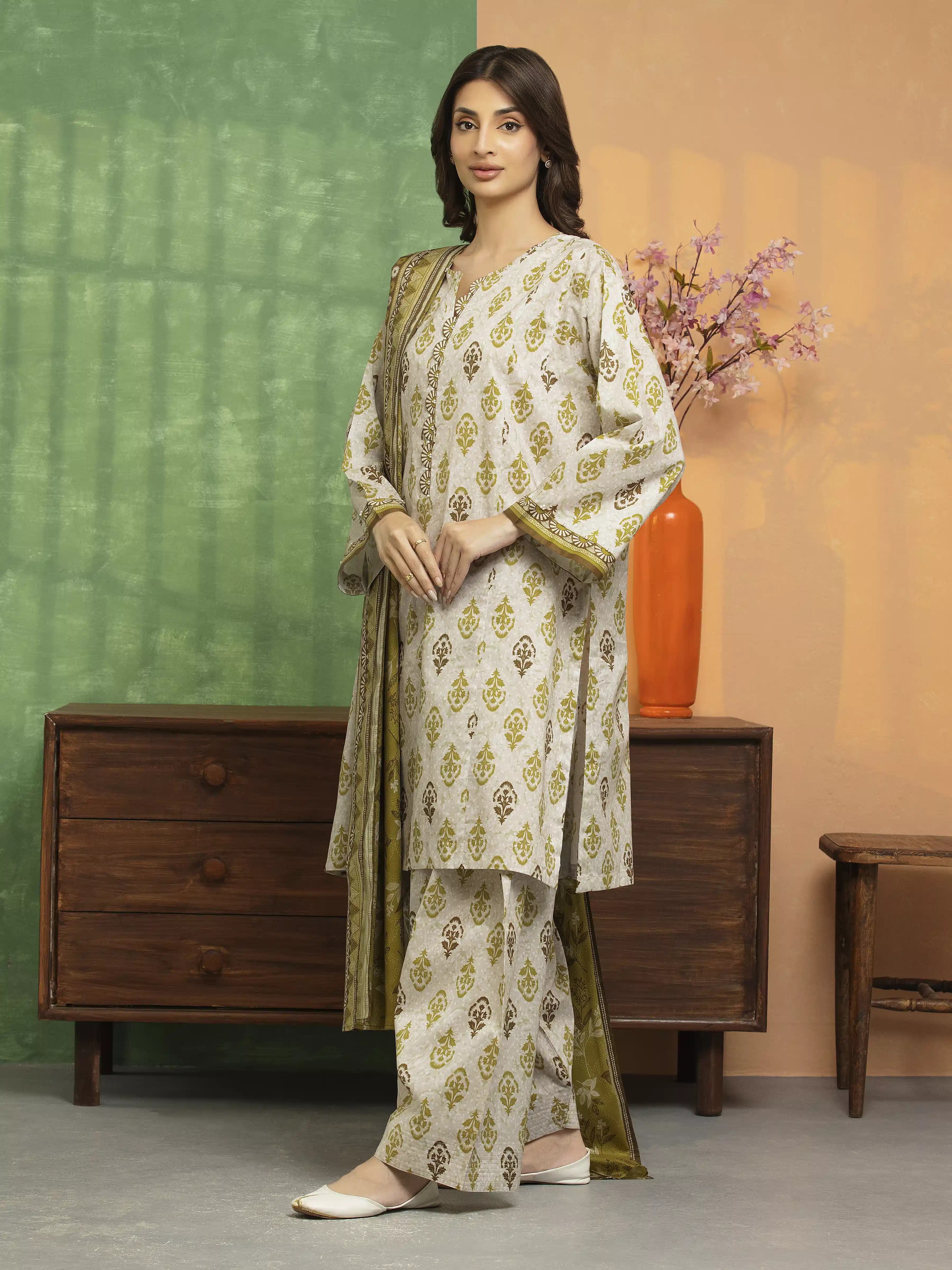 Unstitched Printed Lawn Suit - EWU5A1-35244-3P - Image 2