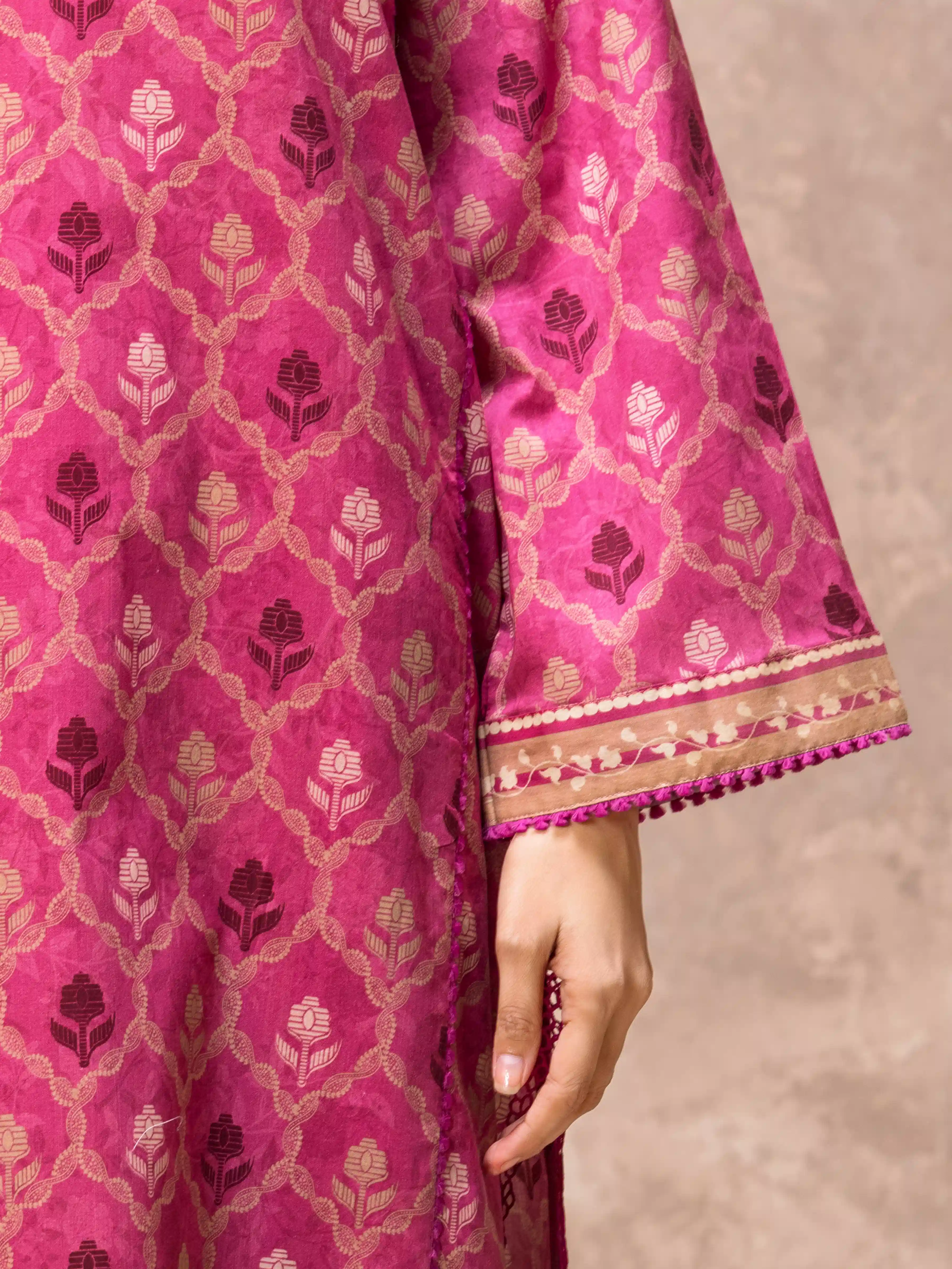 Unstitched Printed Lawn Suit - EWU6A1-36523-3P - Image 3