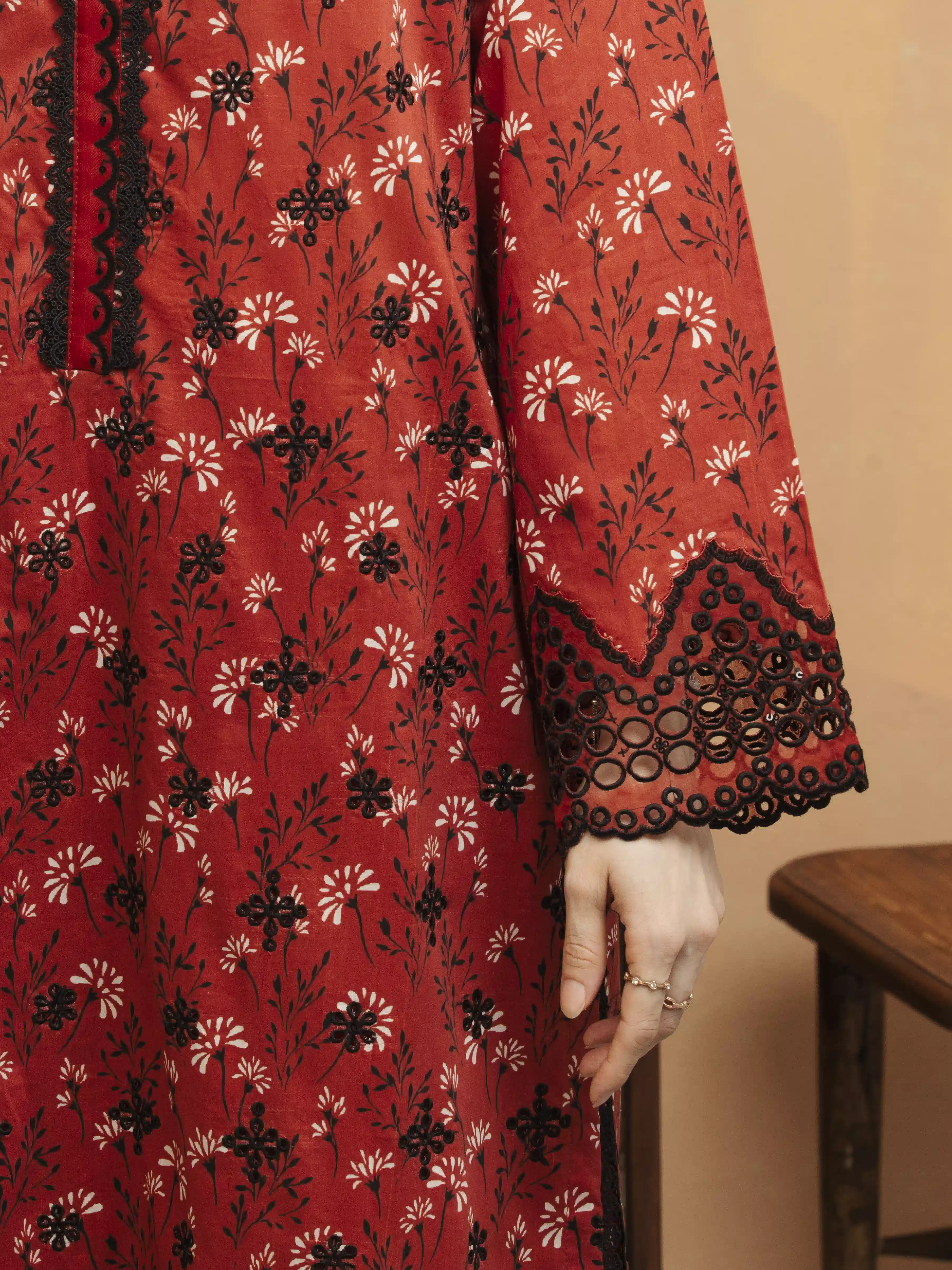 Unstitched Embroidered Lawn Shirt - EWU5V1-31402S - Image 3