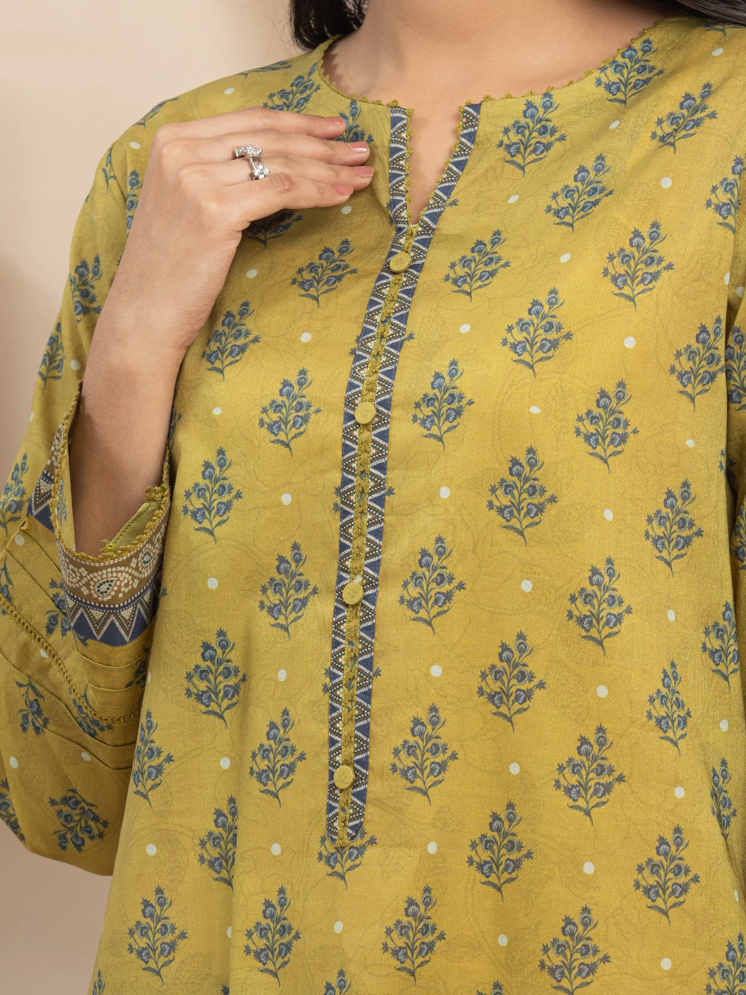Unstitched Printed Lawn Suit - EWU5A1-35007-3P - Image 4