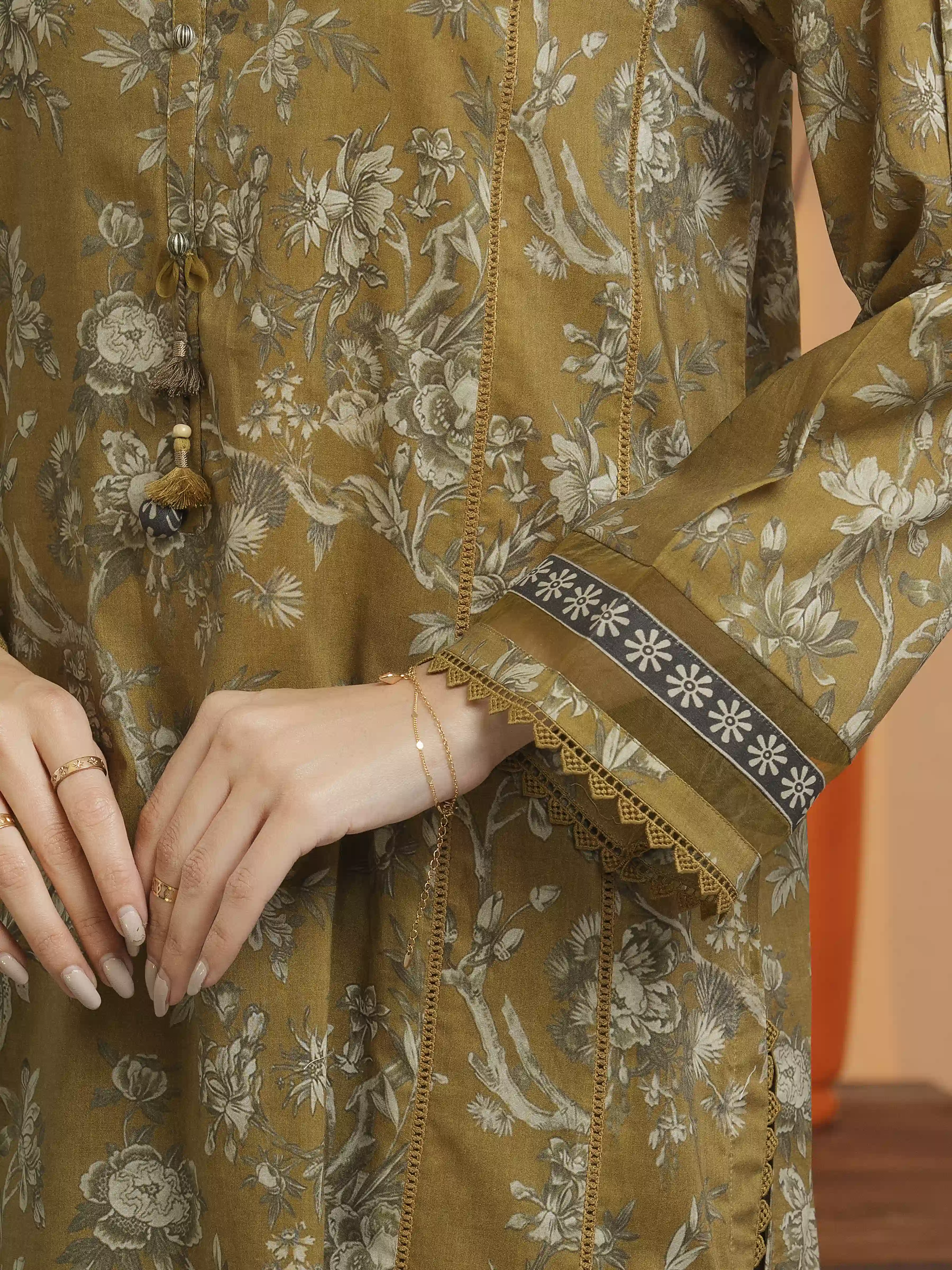 Unstitched Printed Khaddar Suit - EWU5A3-36109-3P - Image 3