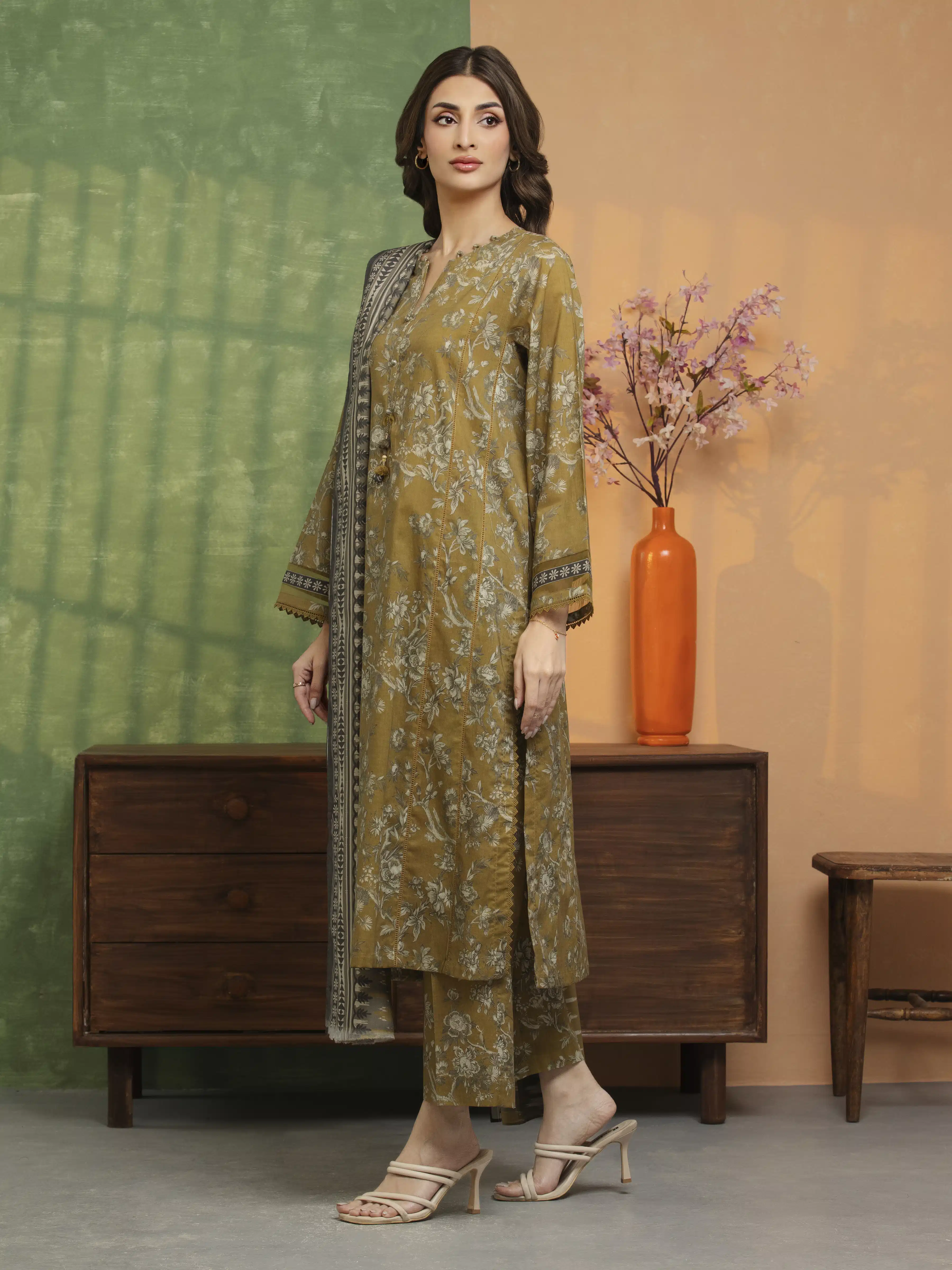 Unstitched Printed Khaddar Suit - EWU5A3-36109-3P - Image 4