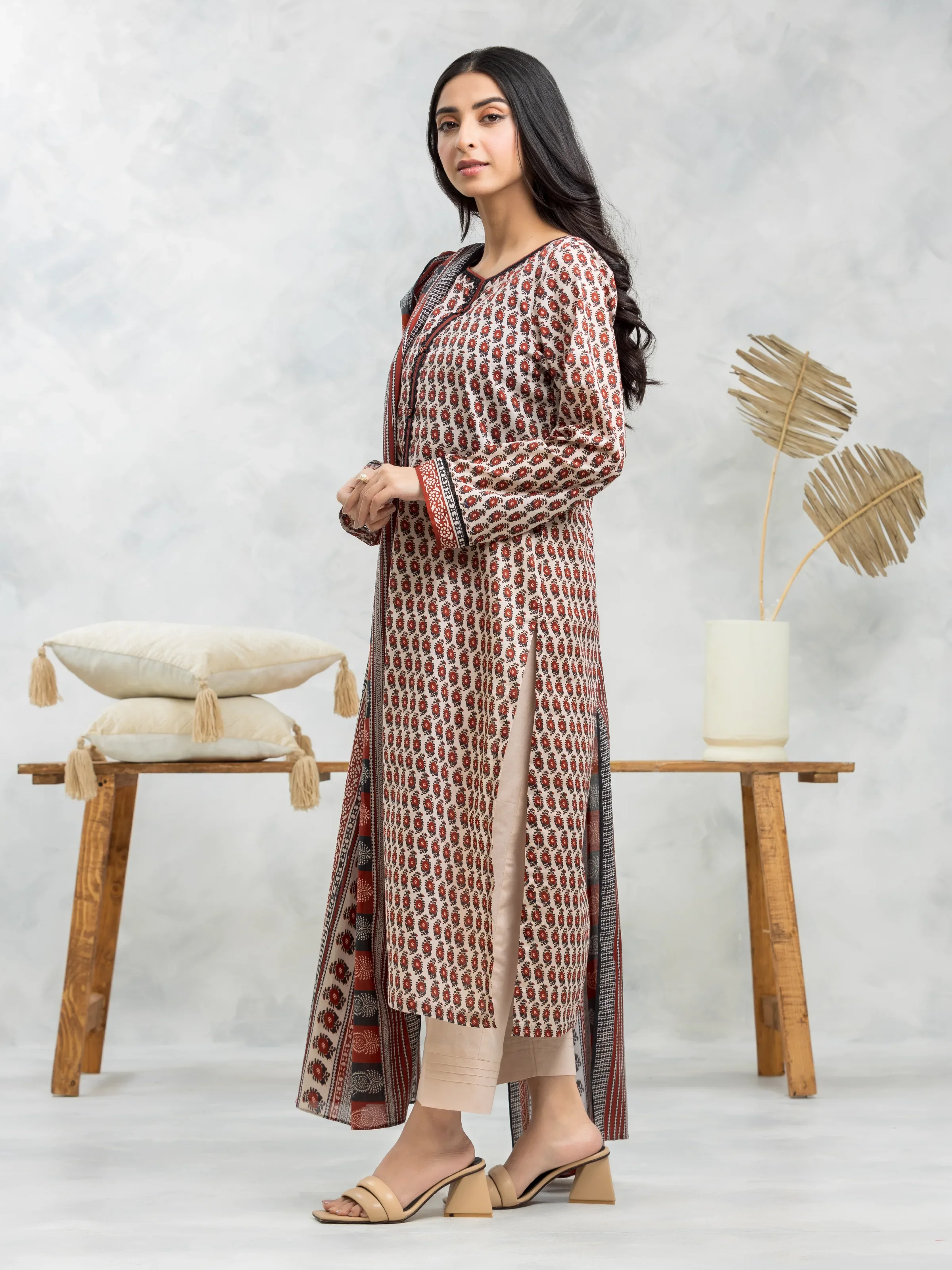 Unstitched Printed Cambric Suit - EWU24A2-28094-3P - Image 2