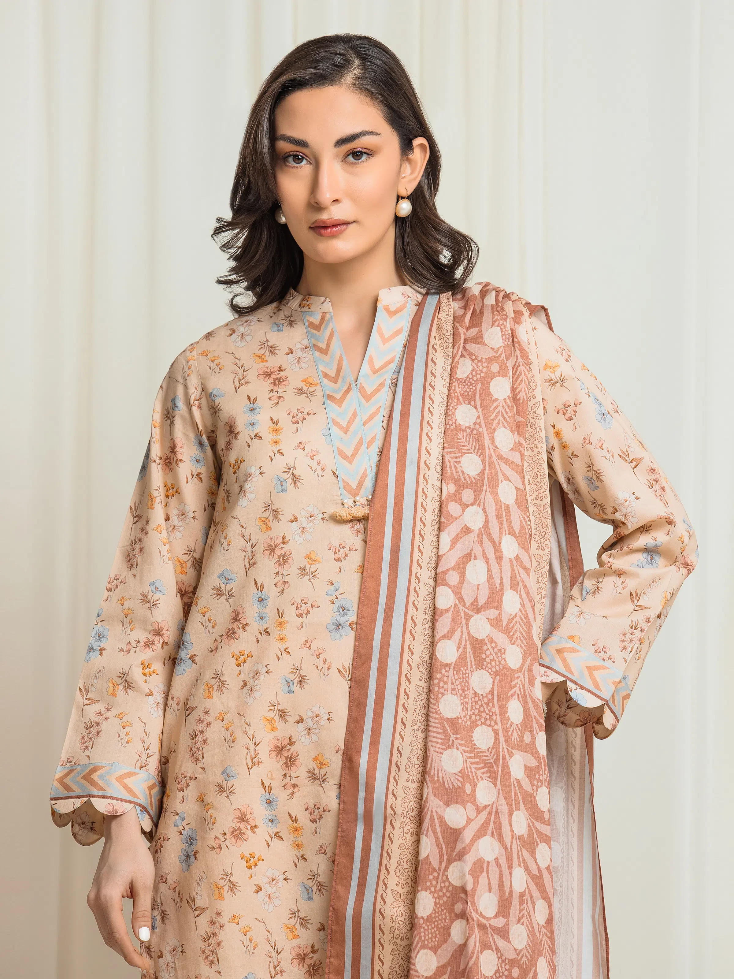 Unstitched Printed Lawn Suit - EWU6A1-36560-3P - Image 2