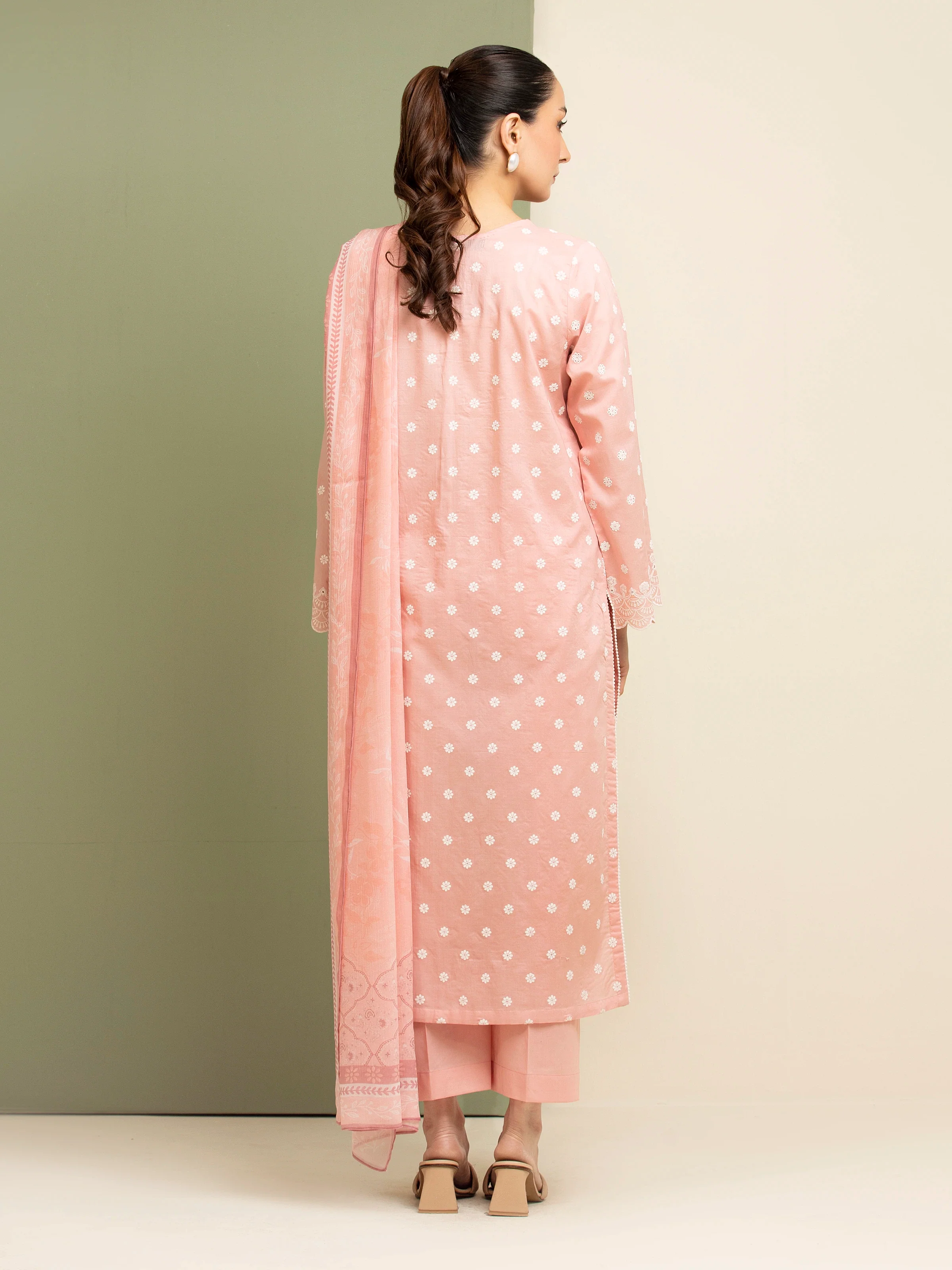 Unstitched Embroidered Cambric Suit - EWU5V2-31022-3P - Image 2