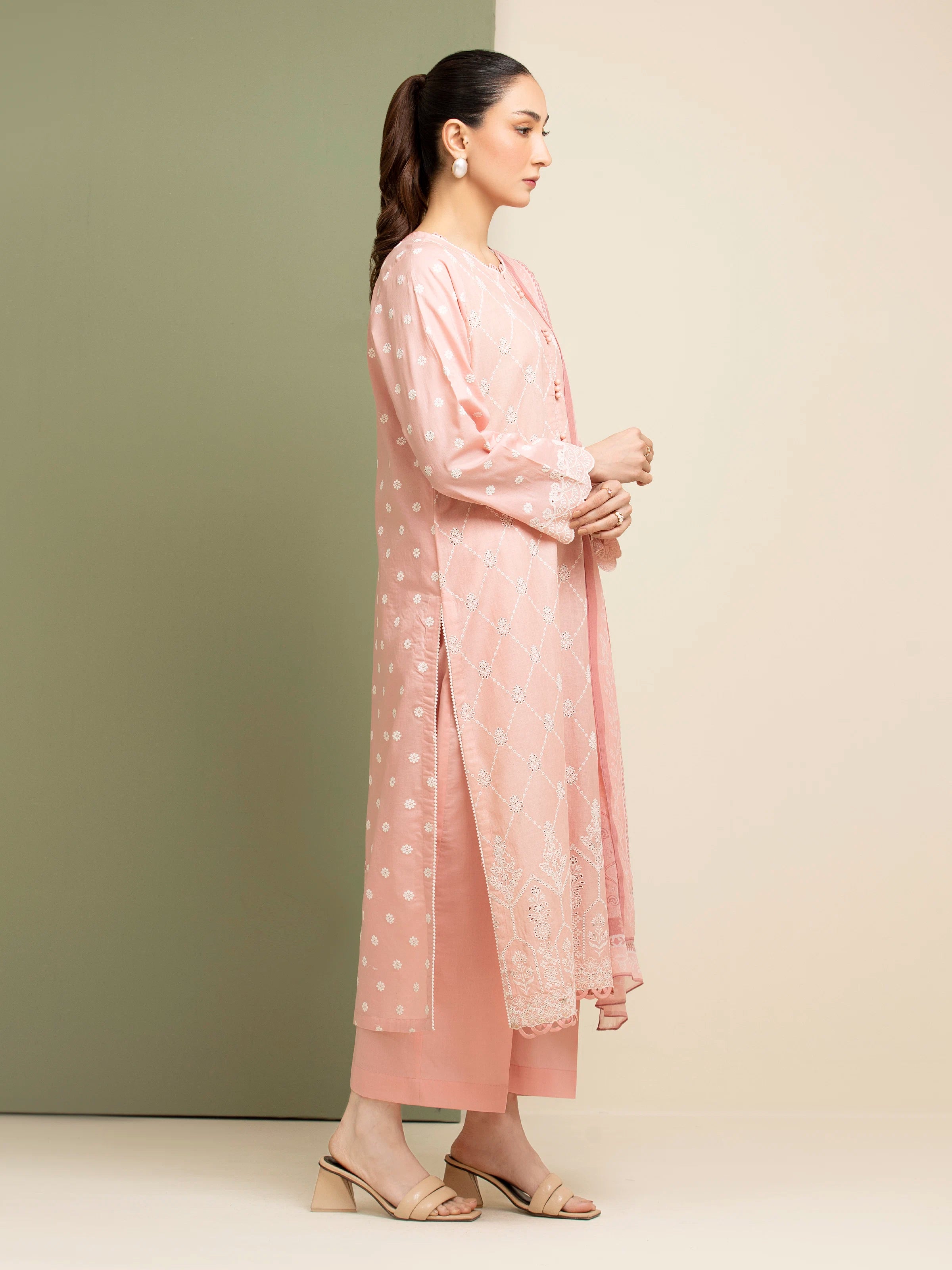 Unstitched Embroidered Cambric Suit - EWU5V2-31022-3P - Image 3