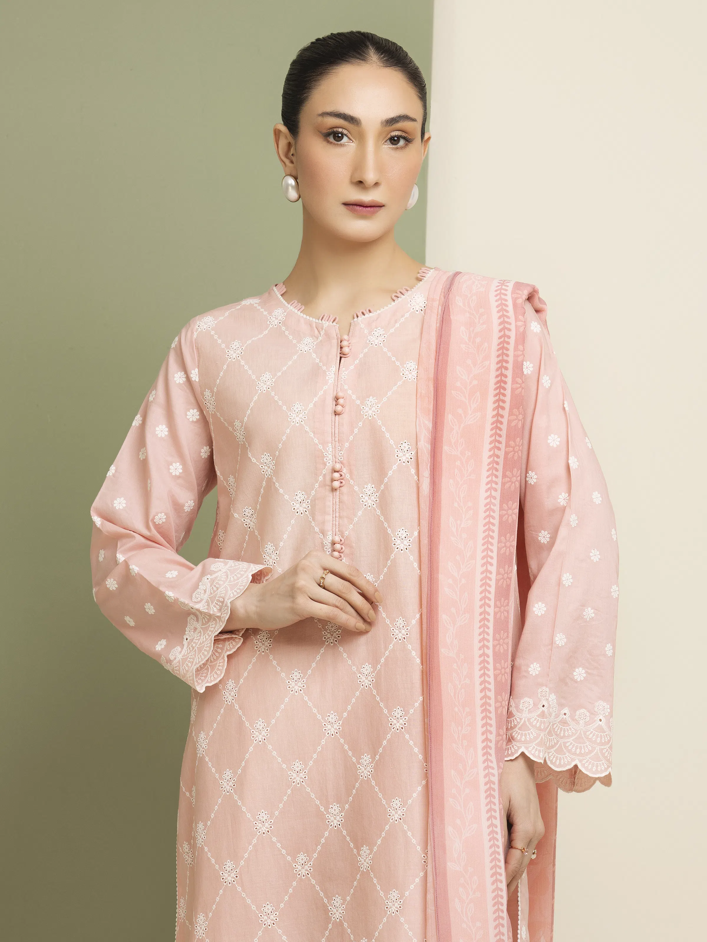 Unstitched Embroidered Cambric Suit - EWU5V2-31022-3P - Image 4