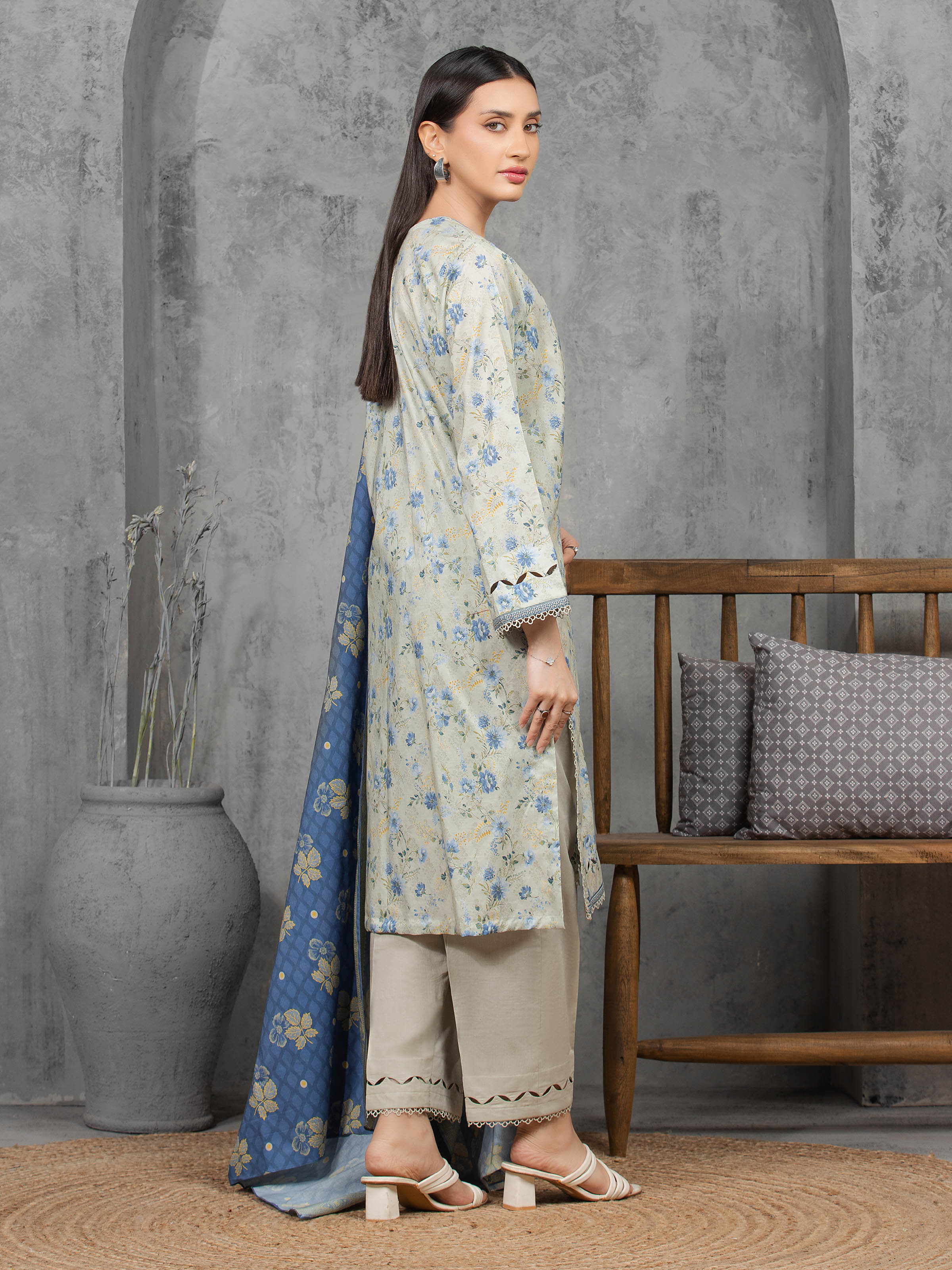Unstitched Printed Cambric Suit - EWU5A2-35807-3P - Image 5