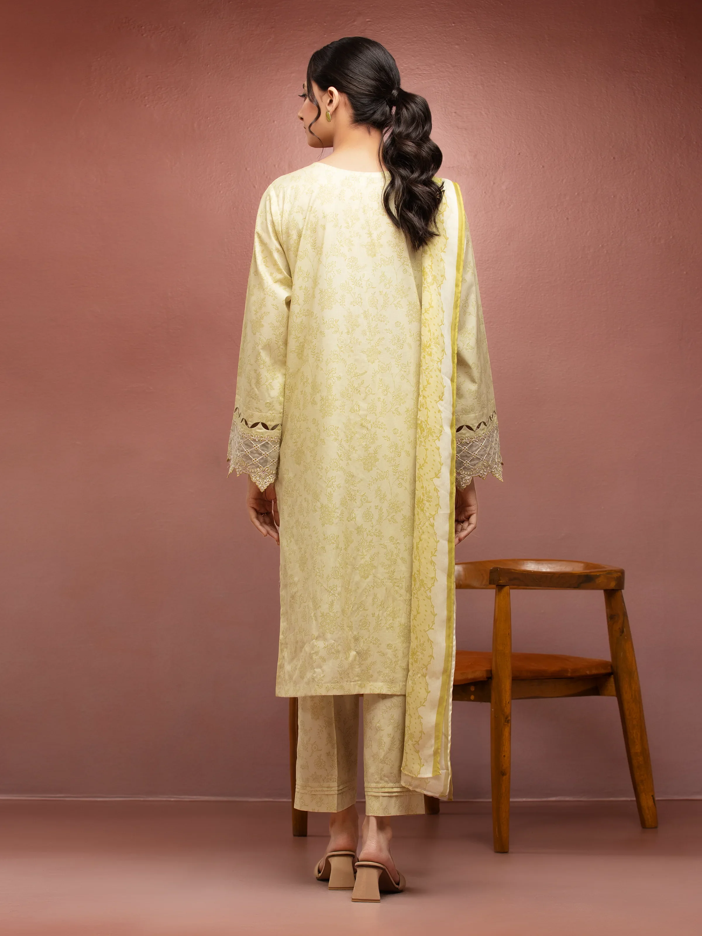 Unstitched Embroidered Cambric Suit - EWU5V2-31079-3P - Image 2