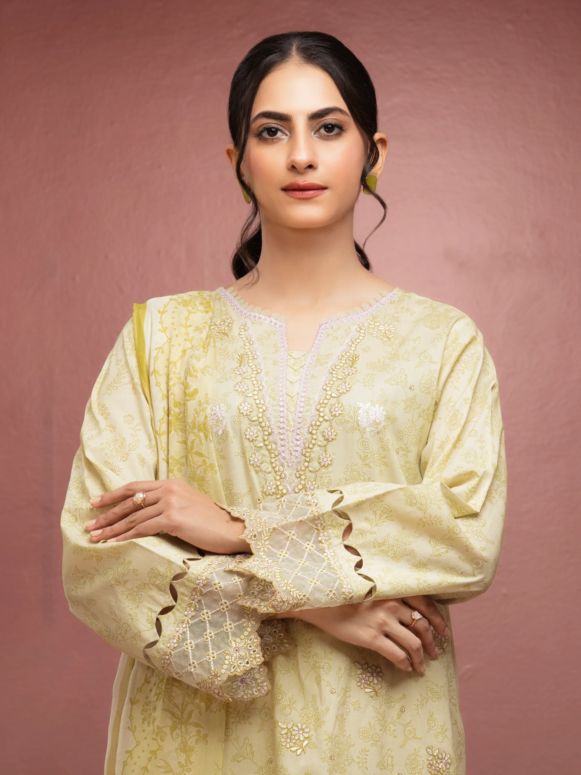 Unstitched Embroidered Cambric Suit - EWU5V2-31079-3P - Image 3